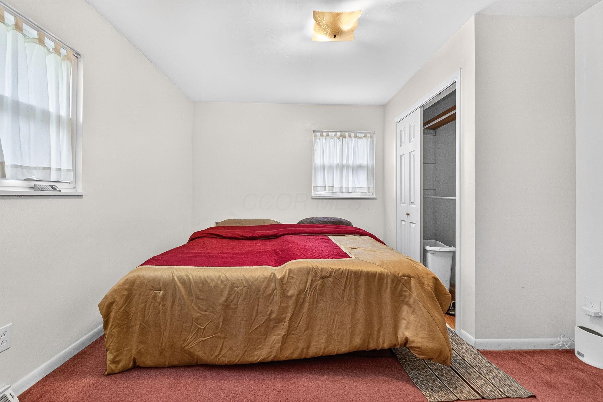 925 Collins Avenue Property Photo 25