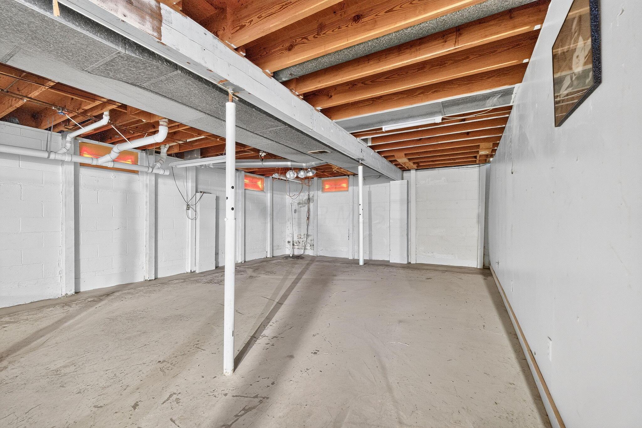 925 Collins Avenue Property Photo 34