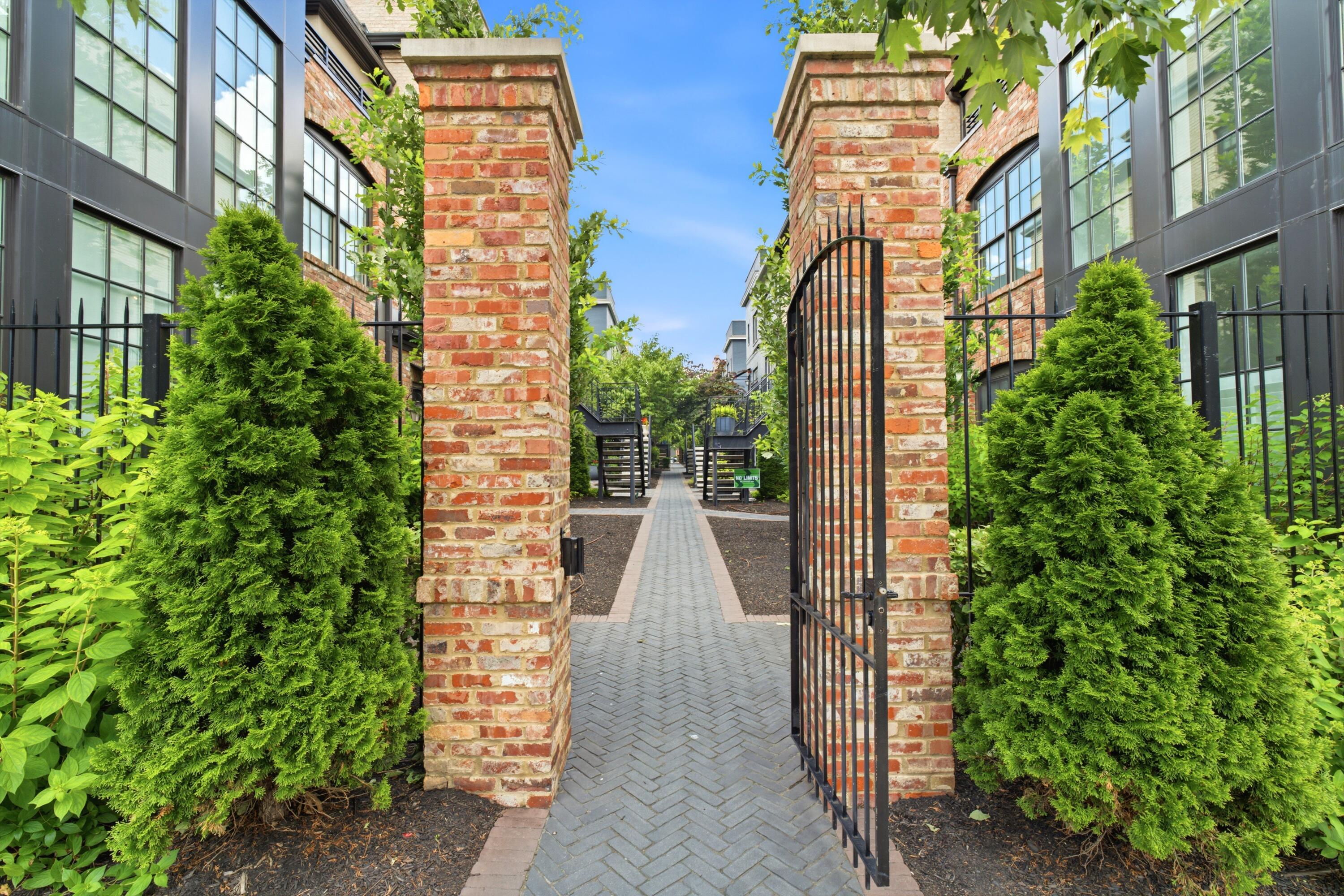 84 Normandy Avenue, G52 Property Photo 4