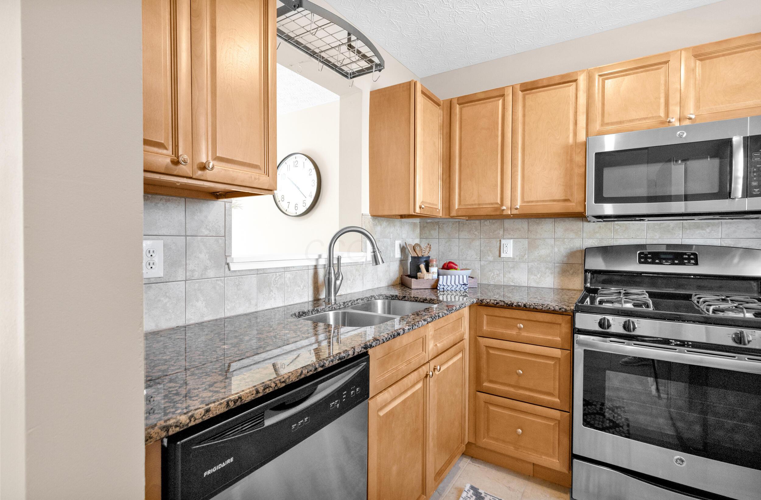 4078 Blendon Point Drive, 61c Property Photo 4