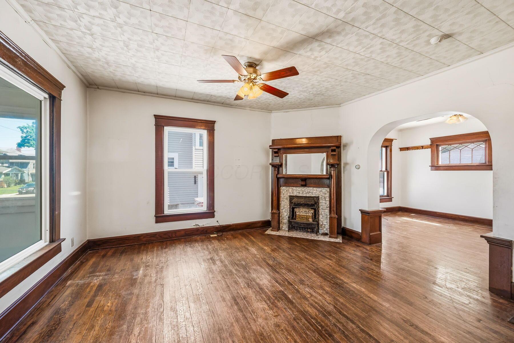 638 Windsor Street Property Photo 6