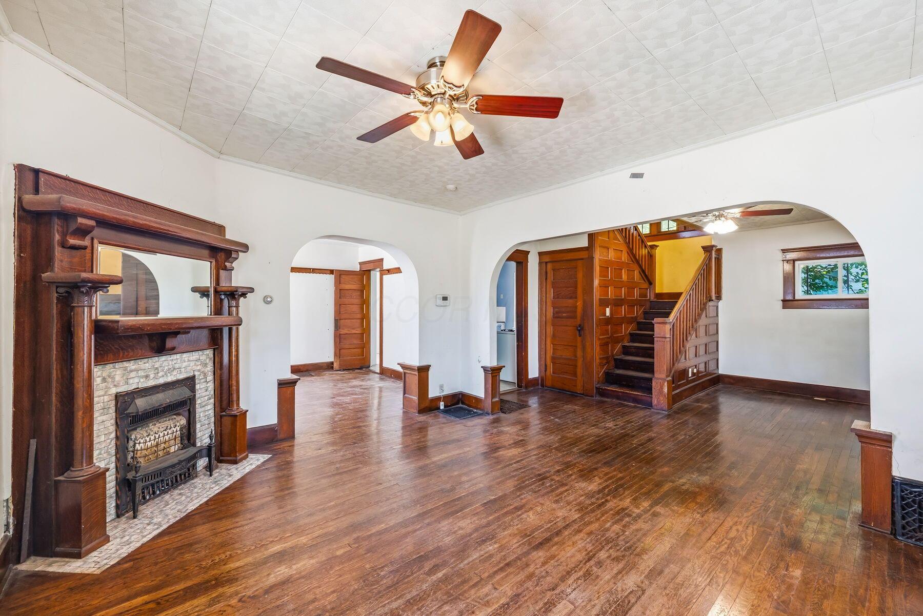 638 Windsor Street Property Photo 8