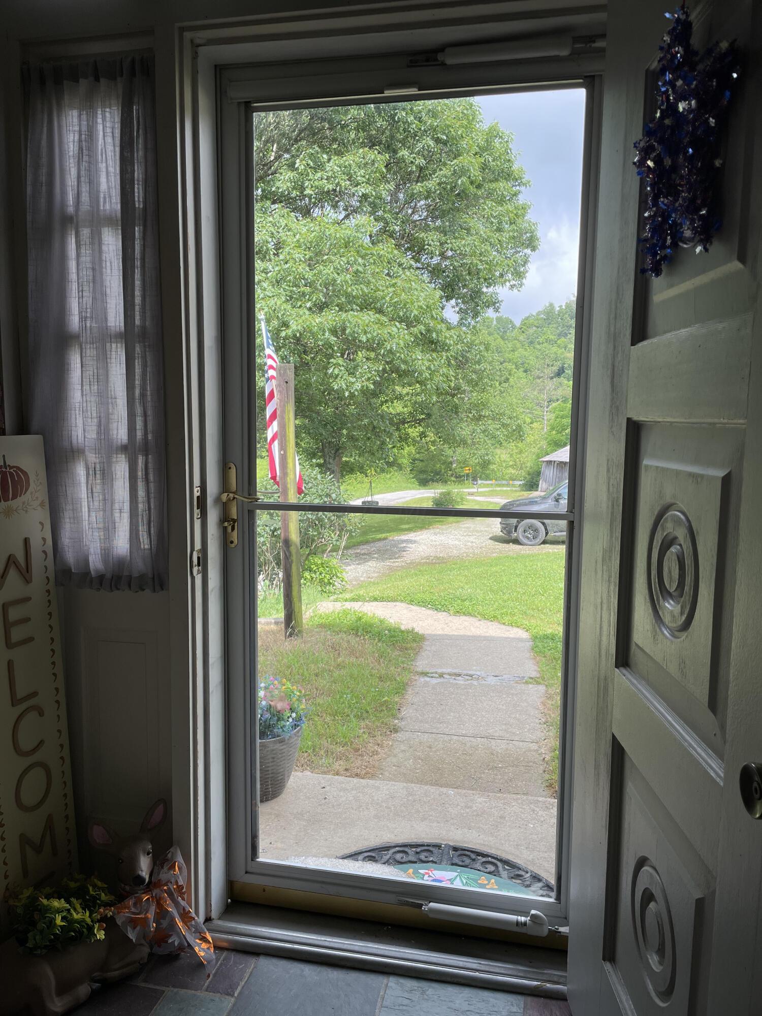 960 Rockcamp Road Property Photo 3