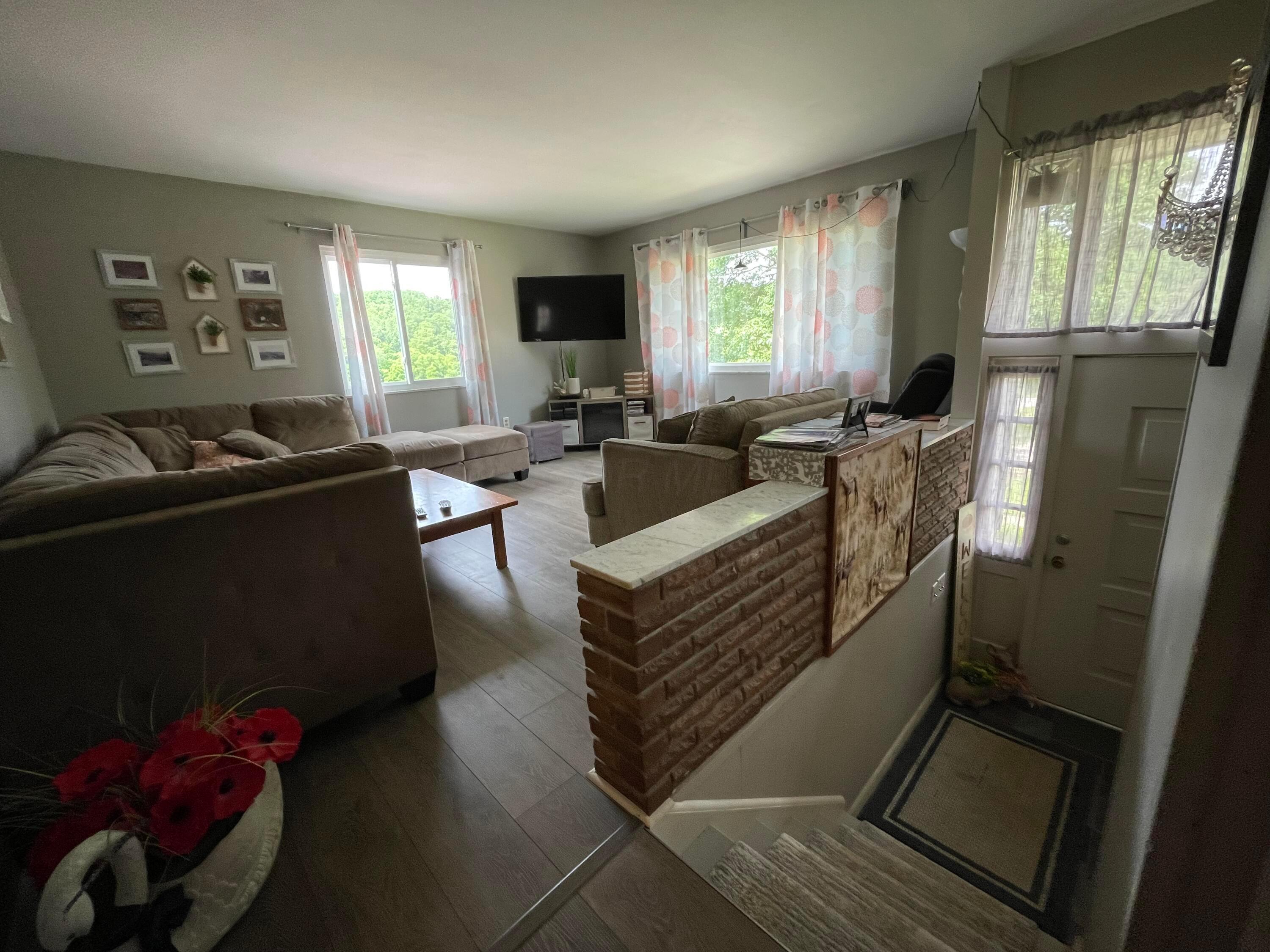 960 Rockcamp Road Property Photo 6