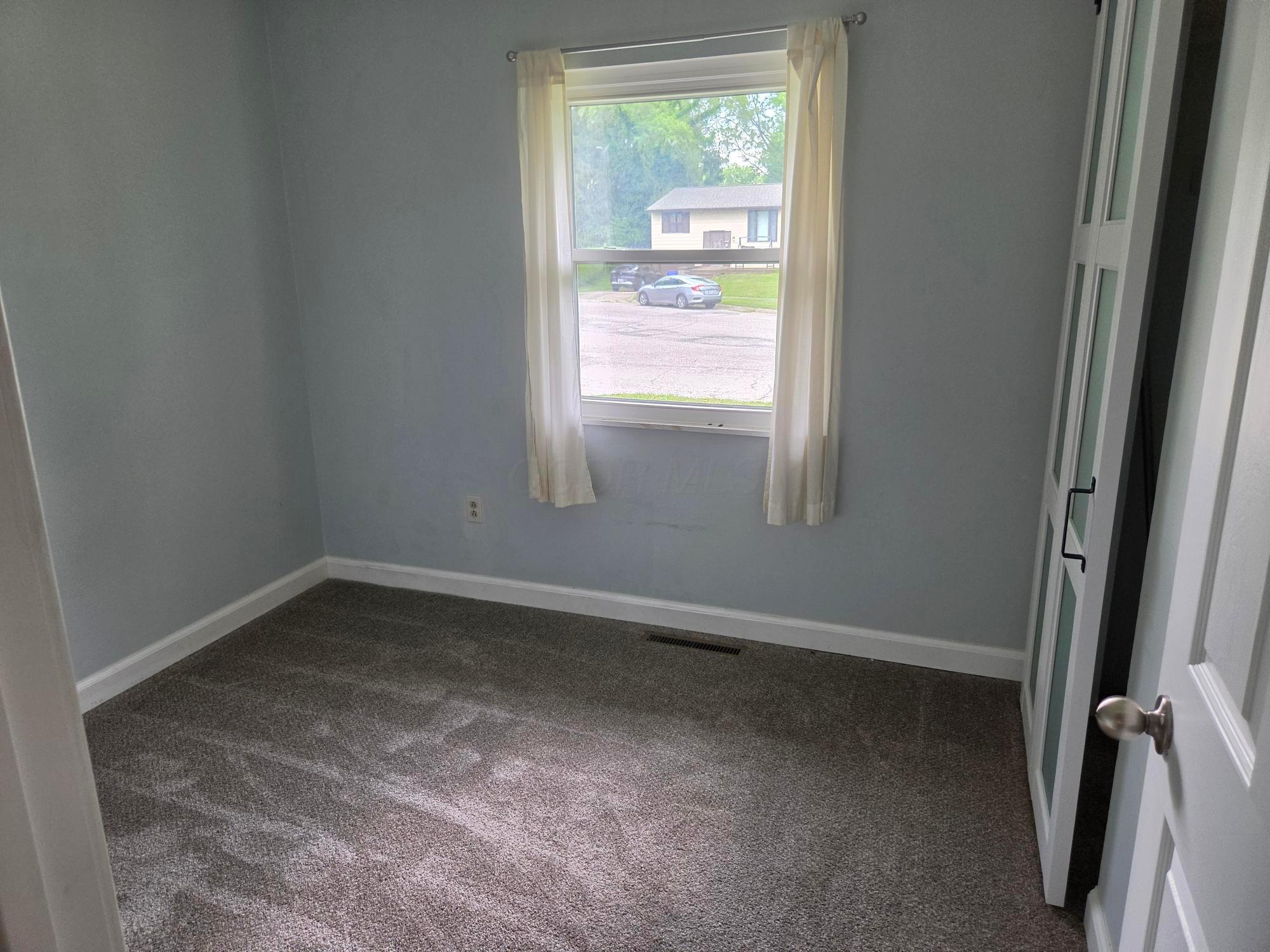 3325 Latonia Property Photo 5