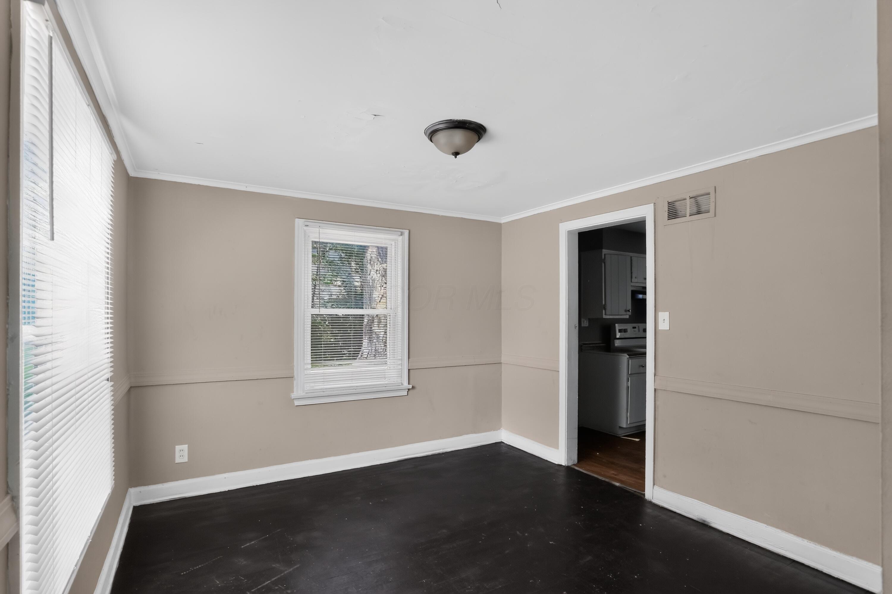 208 S James Road Property Photo 10