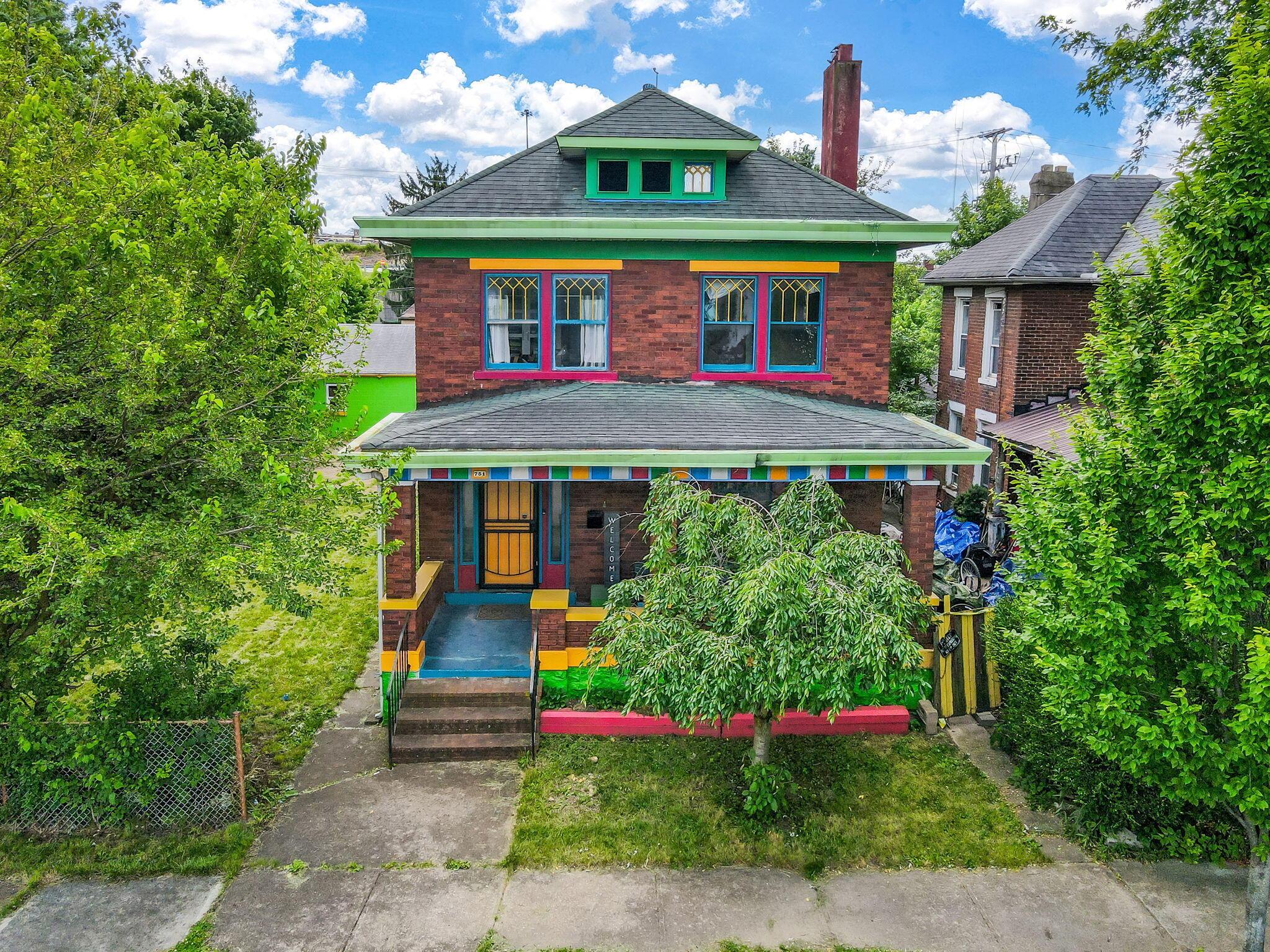 751 Campbell Avenue Property Photo 1