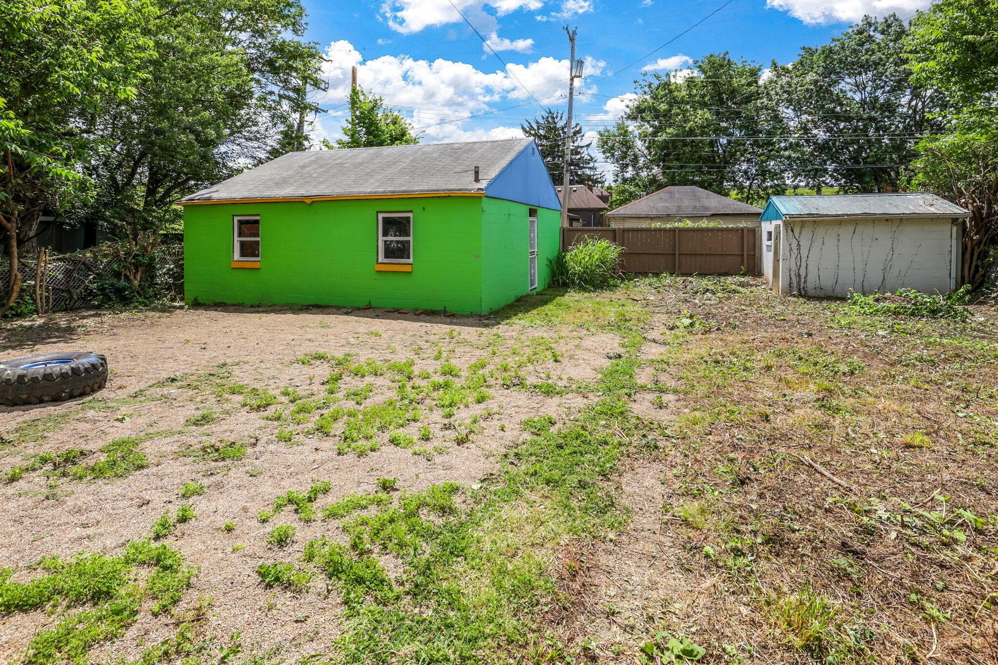 751 Campbell Avenue Property Photo 30