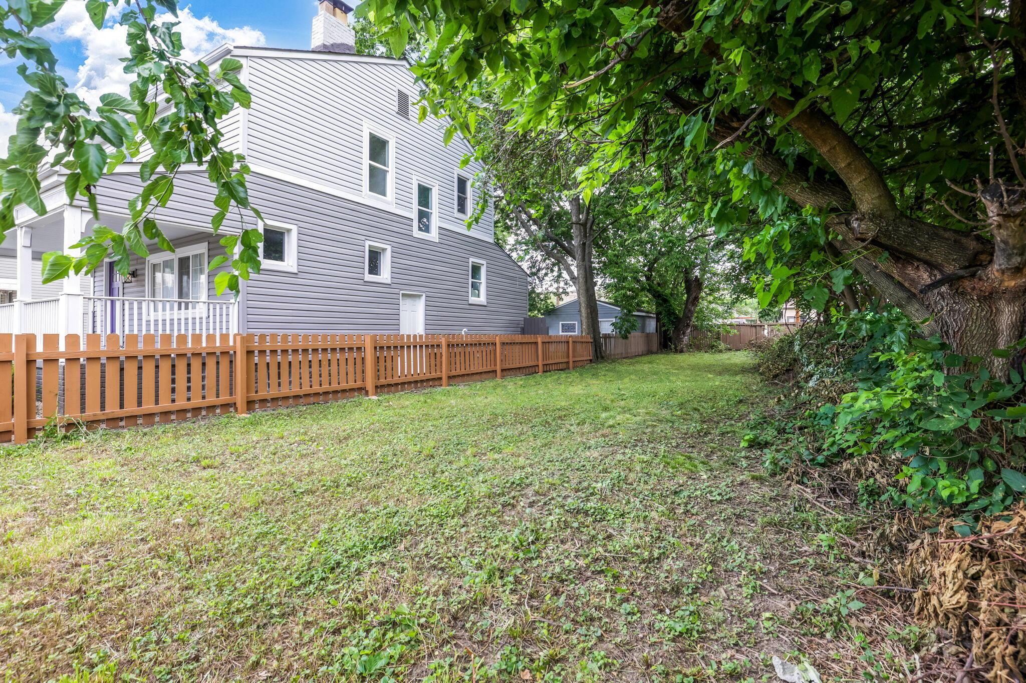 751 Campbell Avenue Property Photo 33