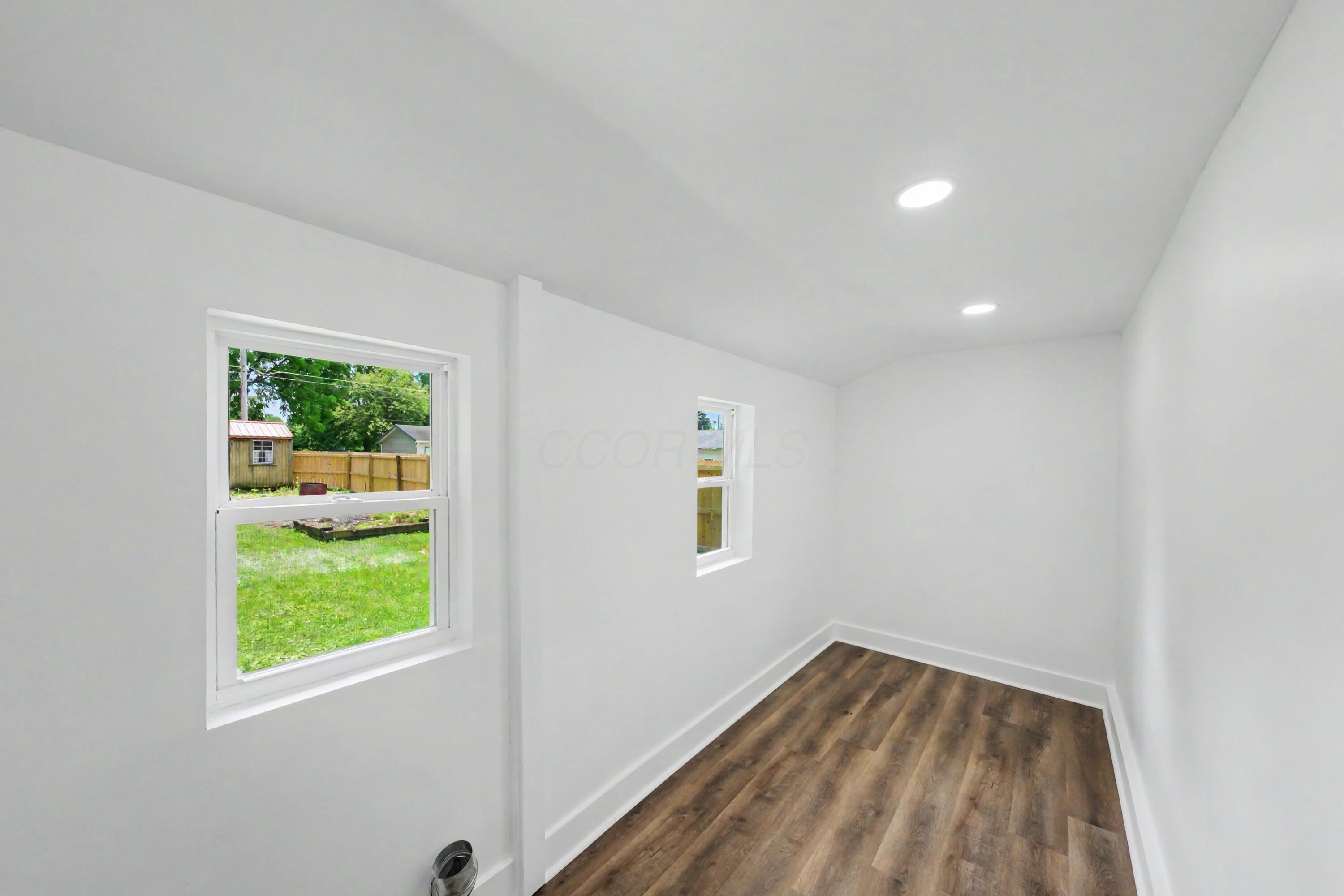 307 Park Avenue Property Photo 17