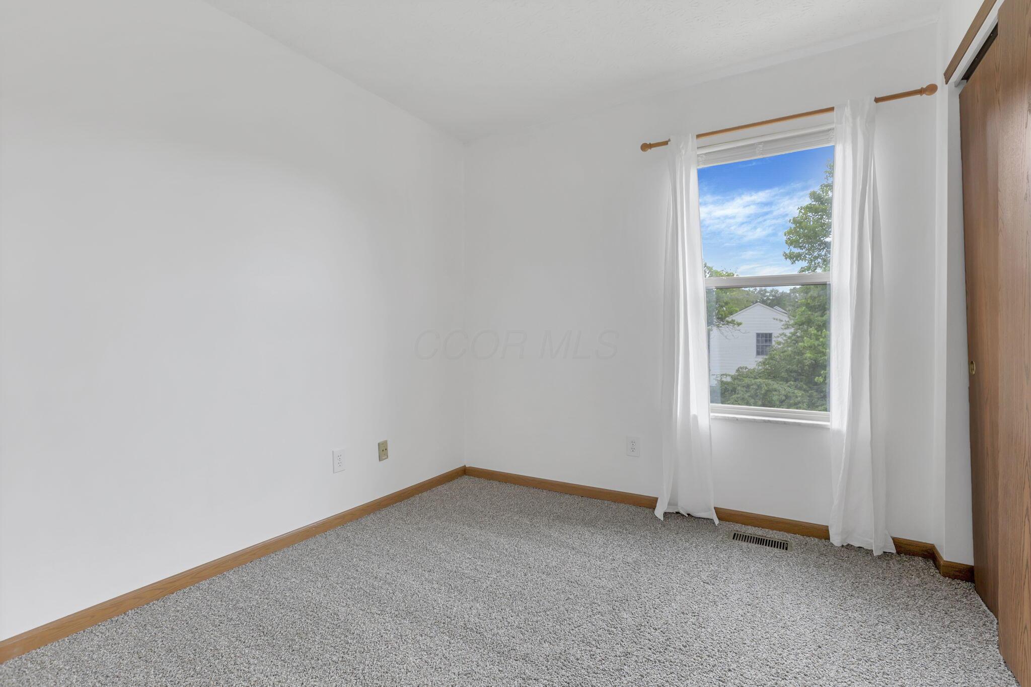 1676 Tecumseh Property Photo 32