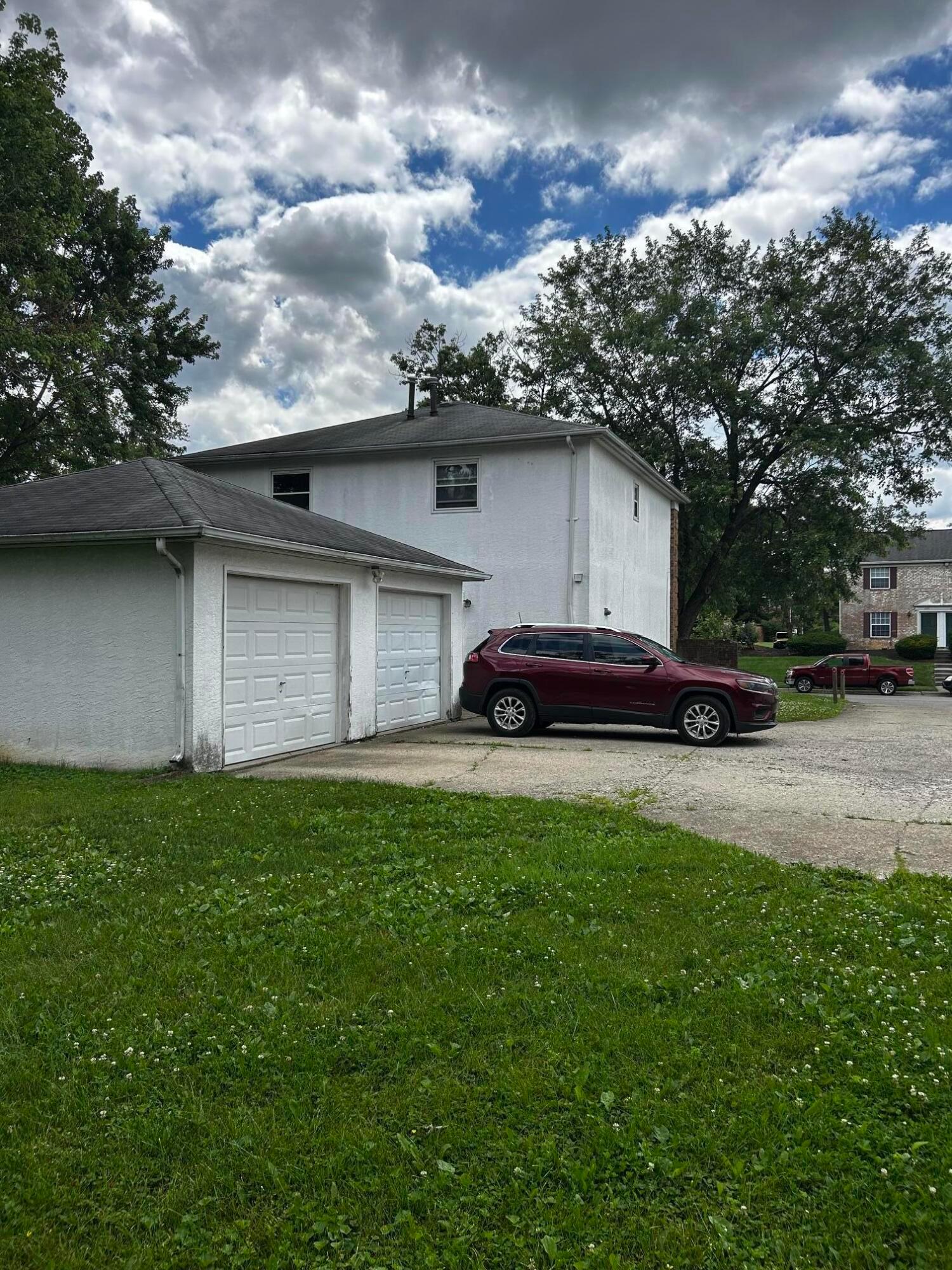 2060 Bairsford Drive Property Photo 2