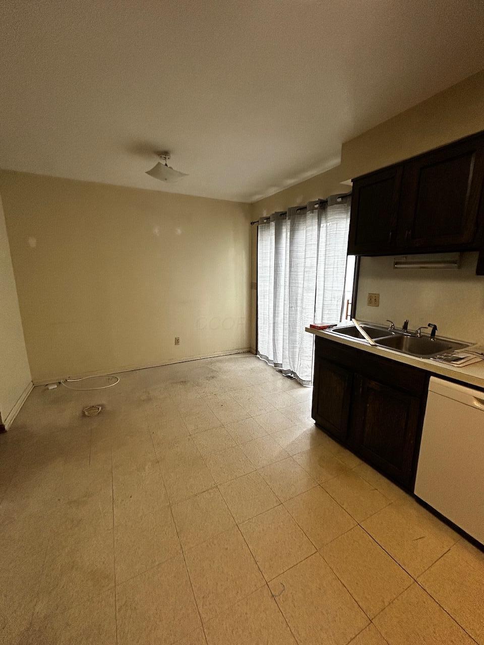 2060 Bairsford Drive Property Photo 9