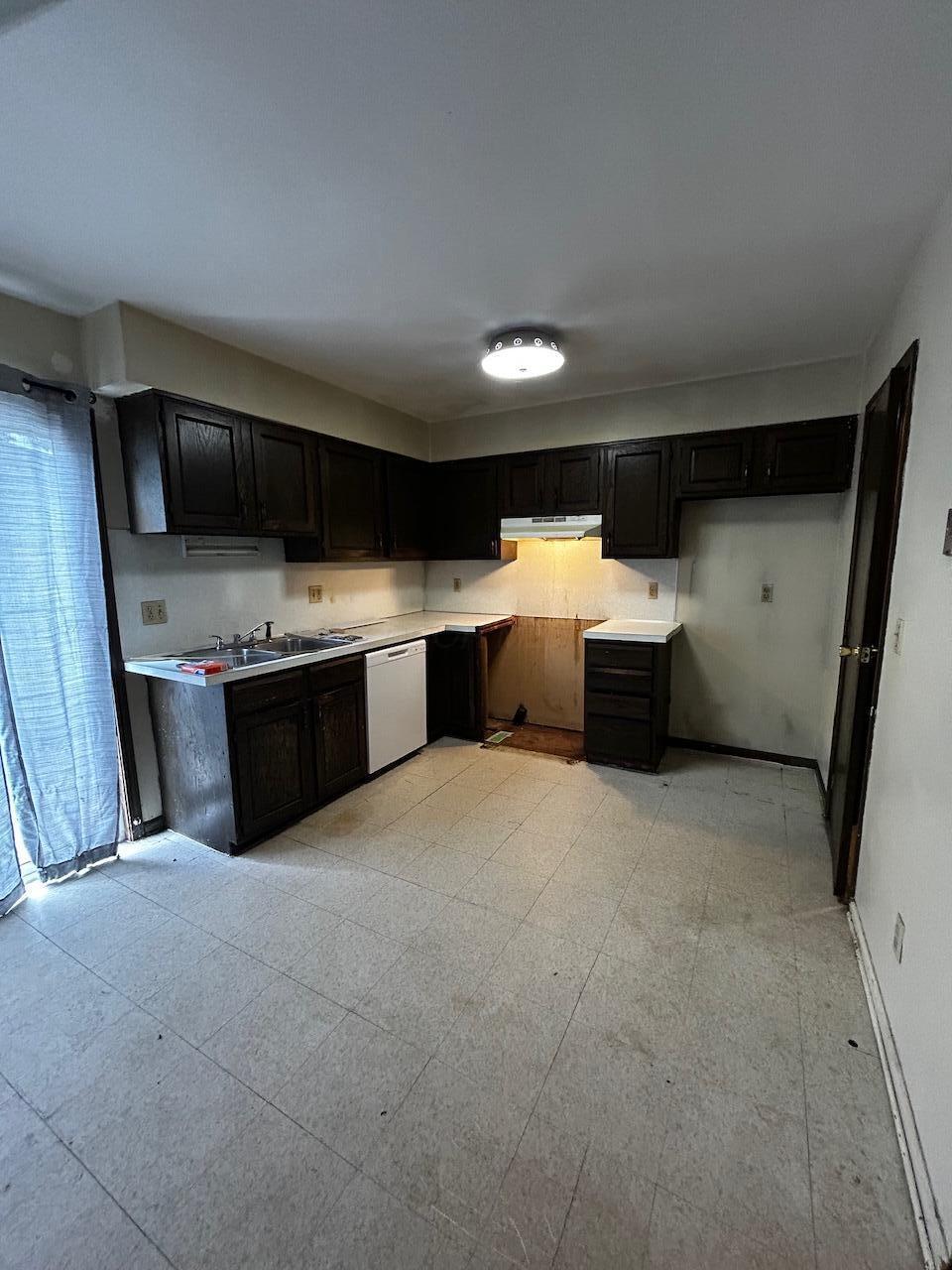 2060 Bairsford Drive Property Photo 10