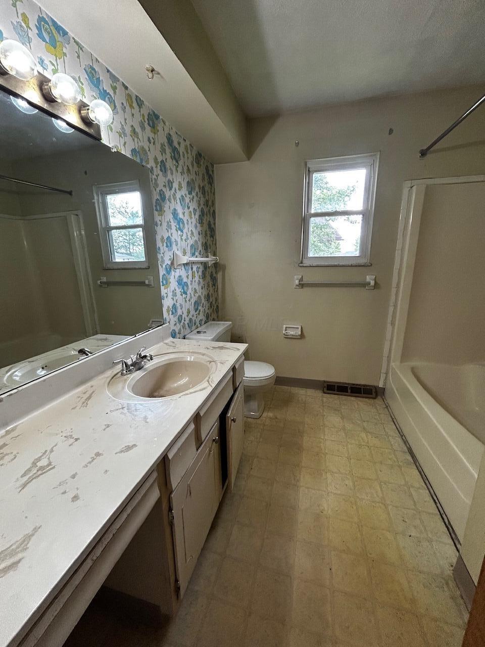 2060 Bairsford Drive Property Photo 15