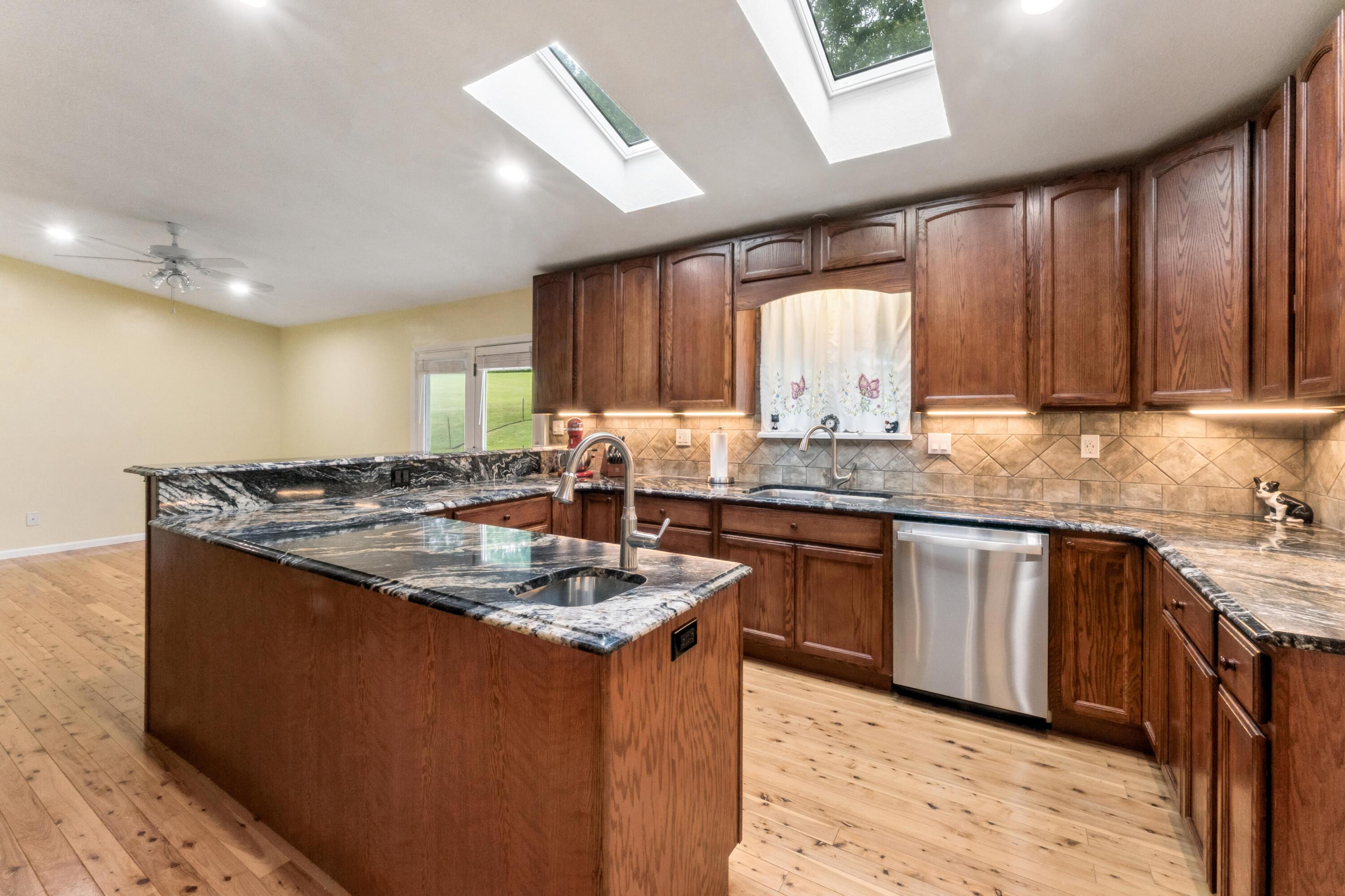 11011 Fairview Road Se Property Photo 4