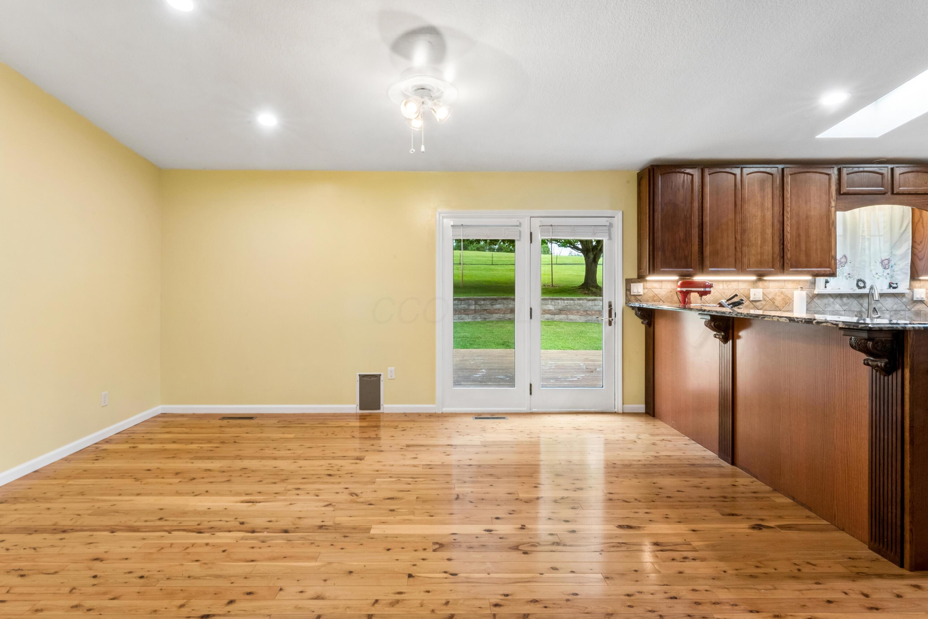 11011 Fairview Road Se Property Photo 8