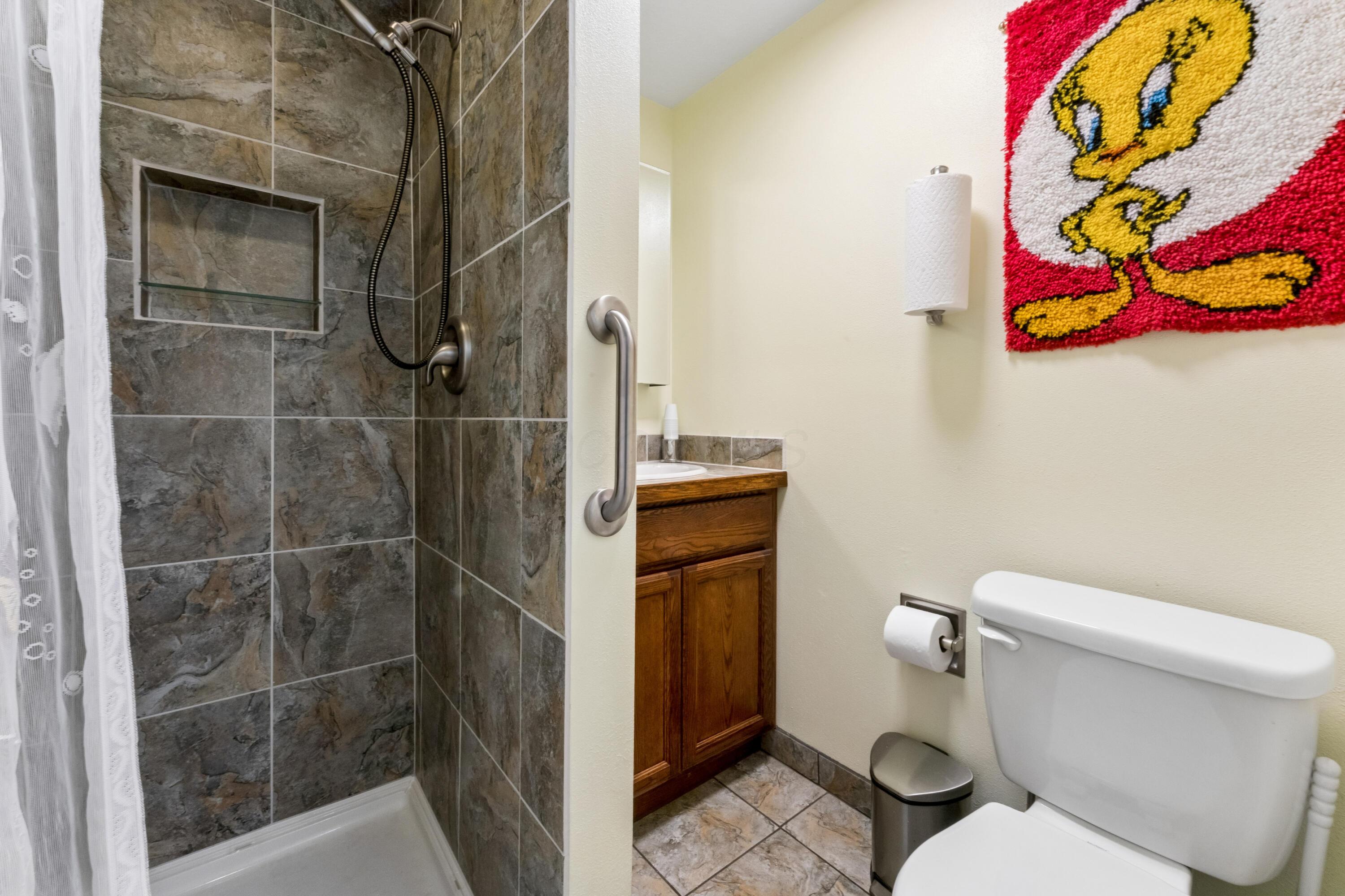 11011 Fairview Road Se Property Photo 10