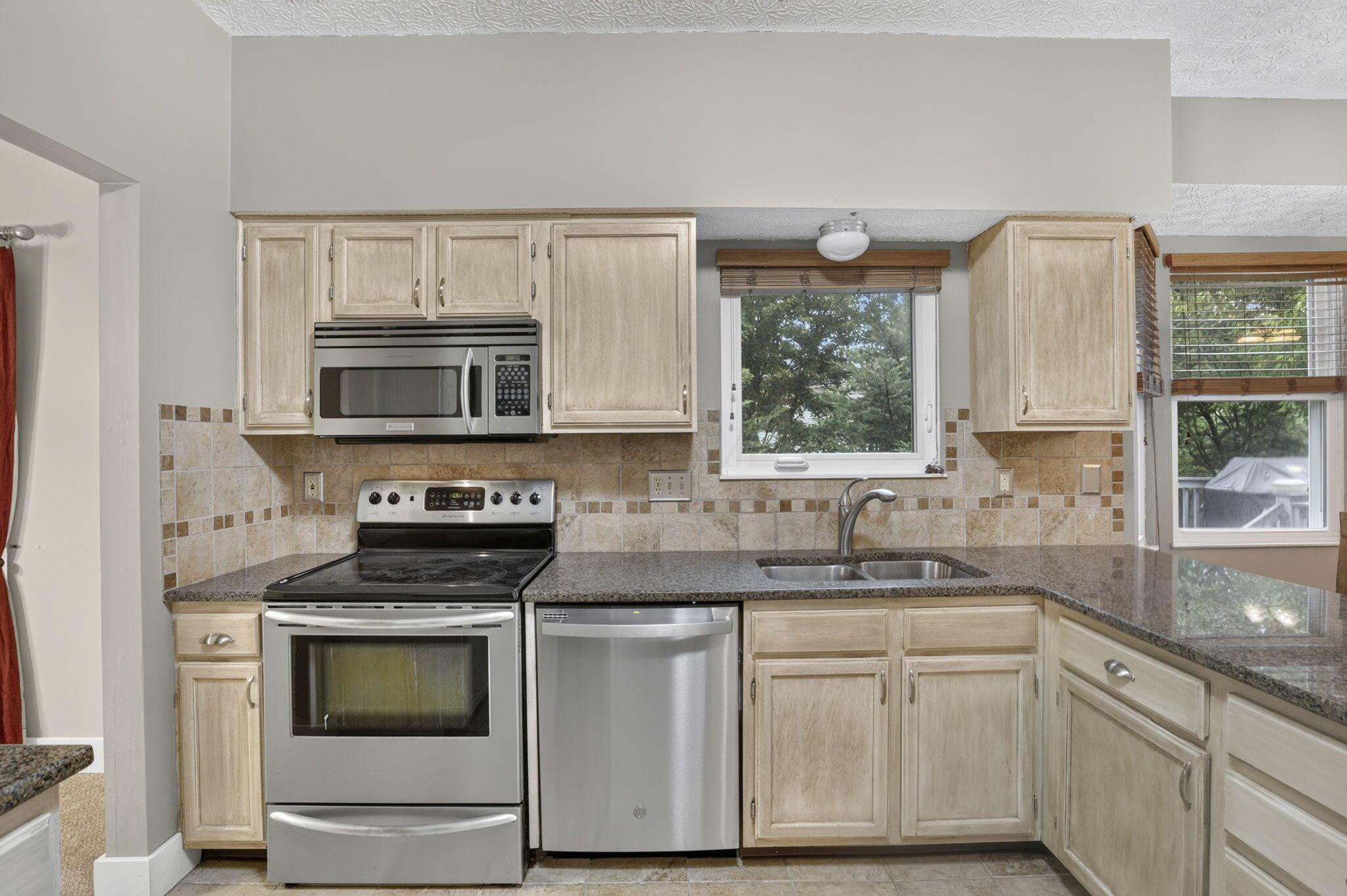 8079 Pelham Drive Property Photo 14
