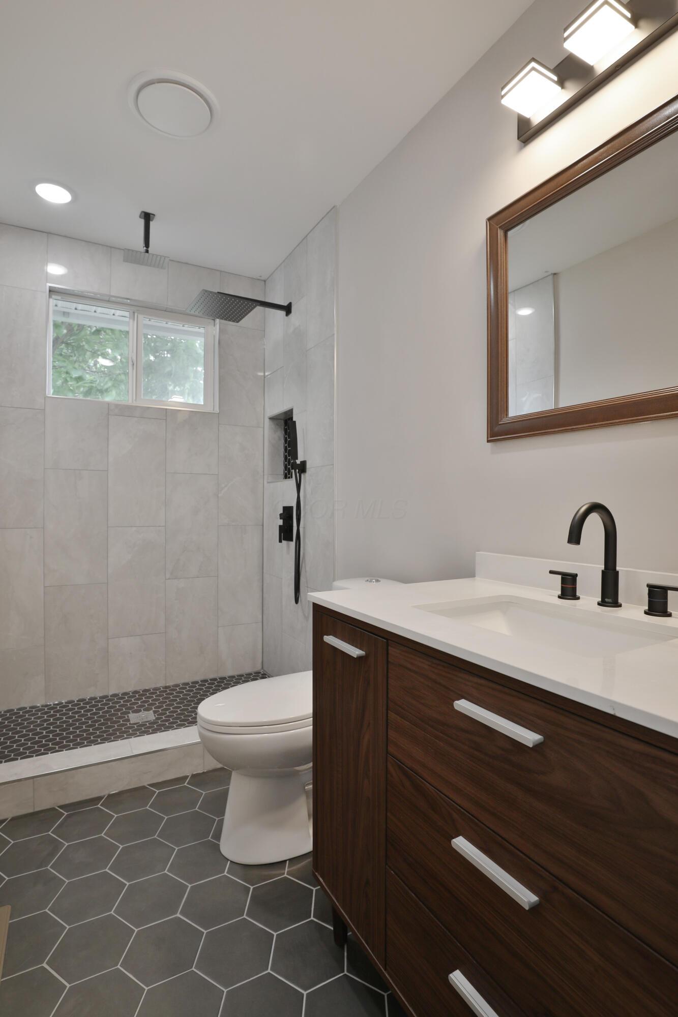 1140 E Mound Street Property Photo 33
