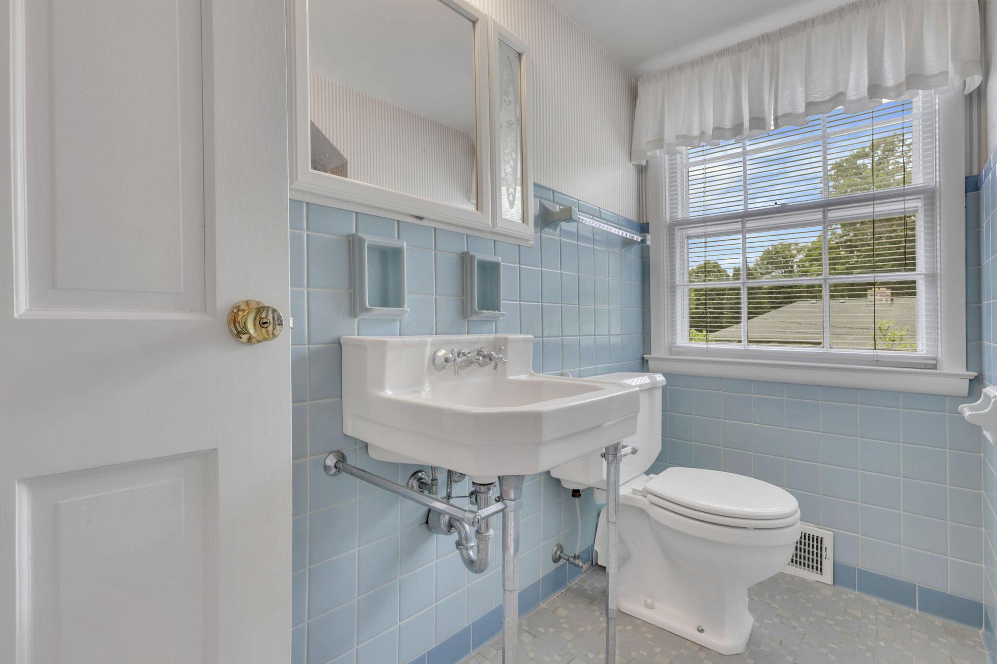 777 Vernon Heights Boulevard Property Photo 37