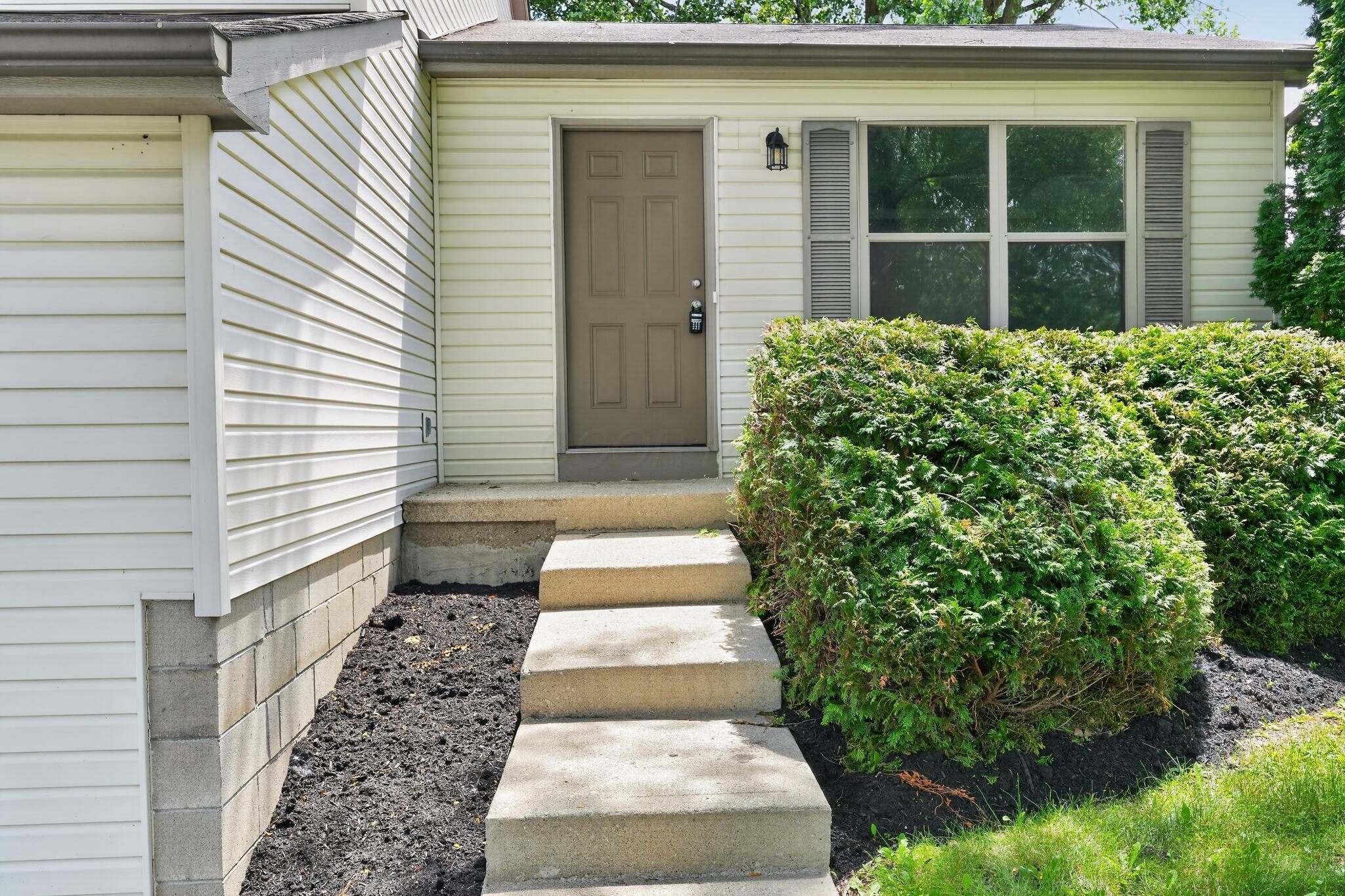 2836 Beal Drive Property Photo 2
