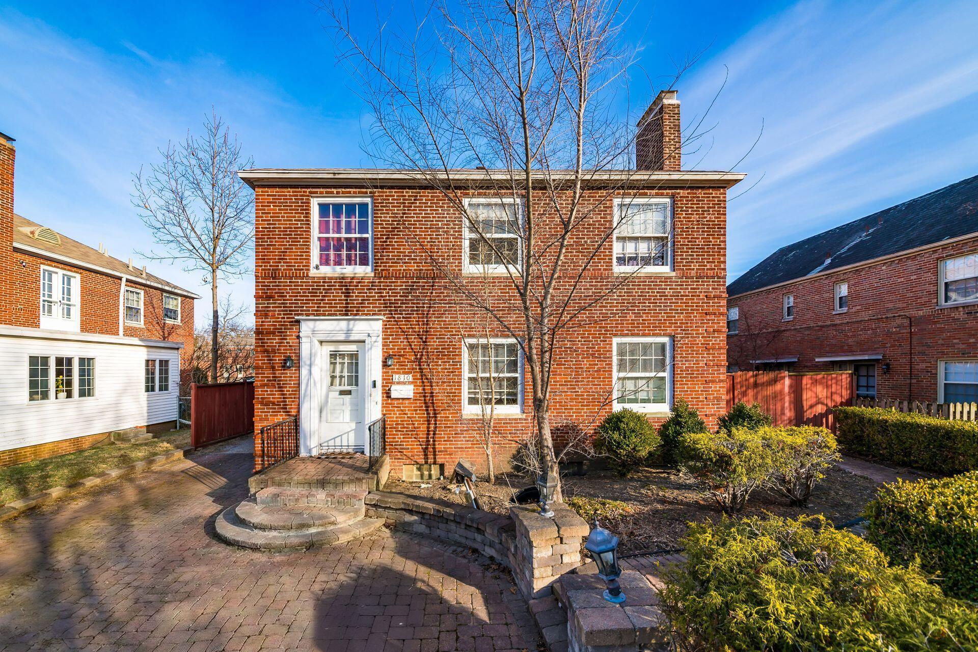 1810 Ashland Avenue Property Photo 1