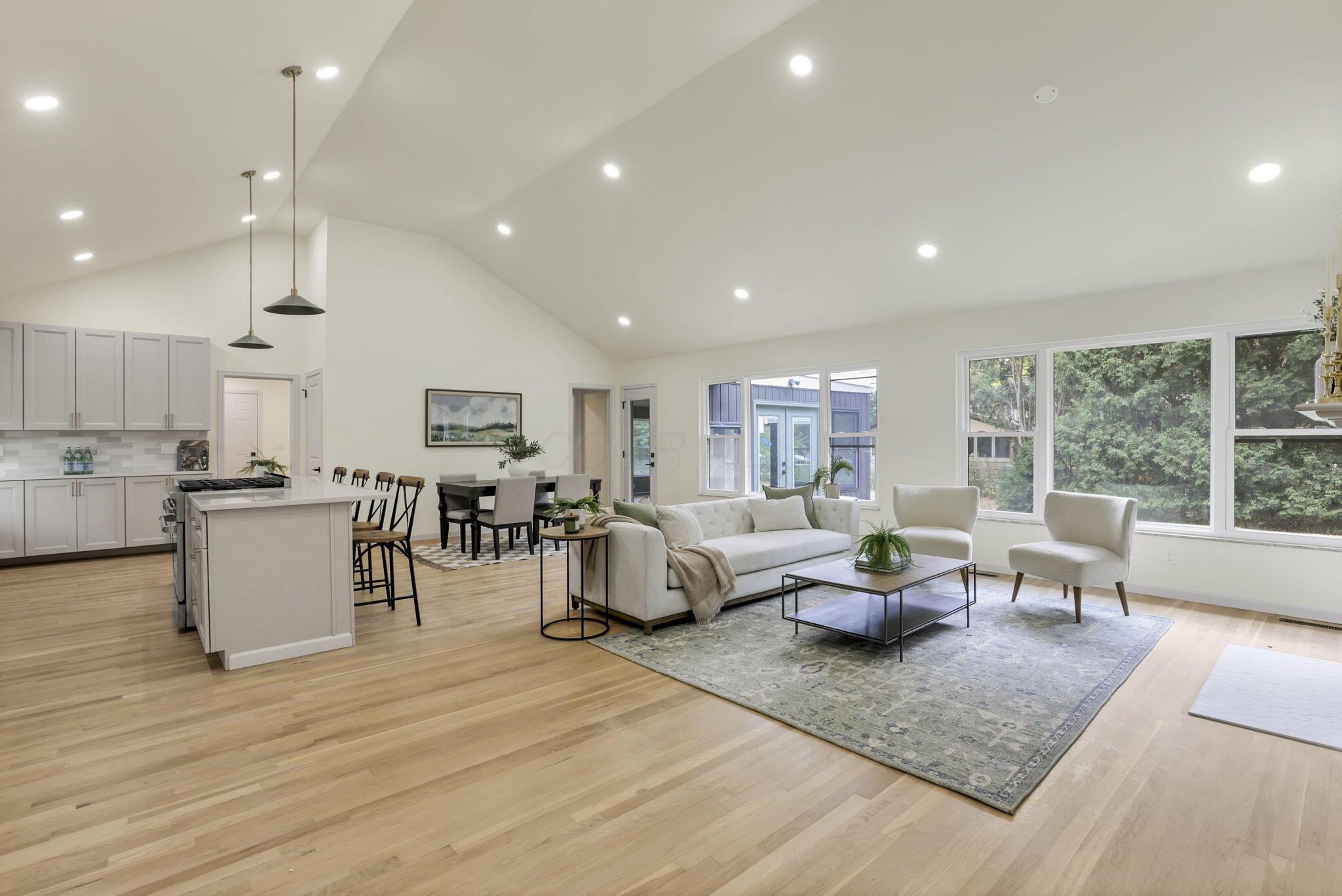 1285 Kingsgate Road