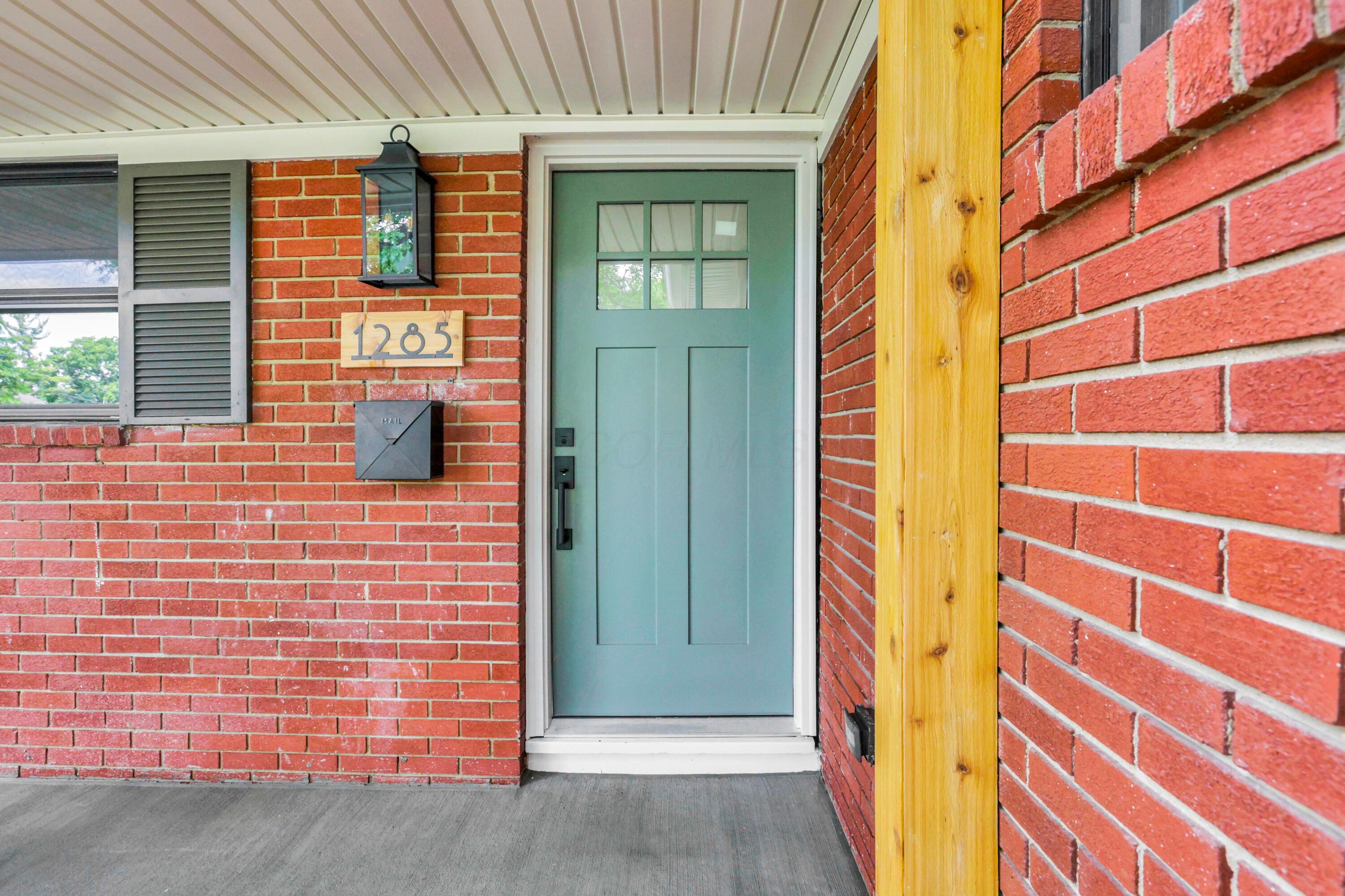 1285 Kingsgate Road Property Photo 4