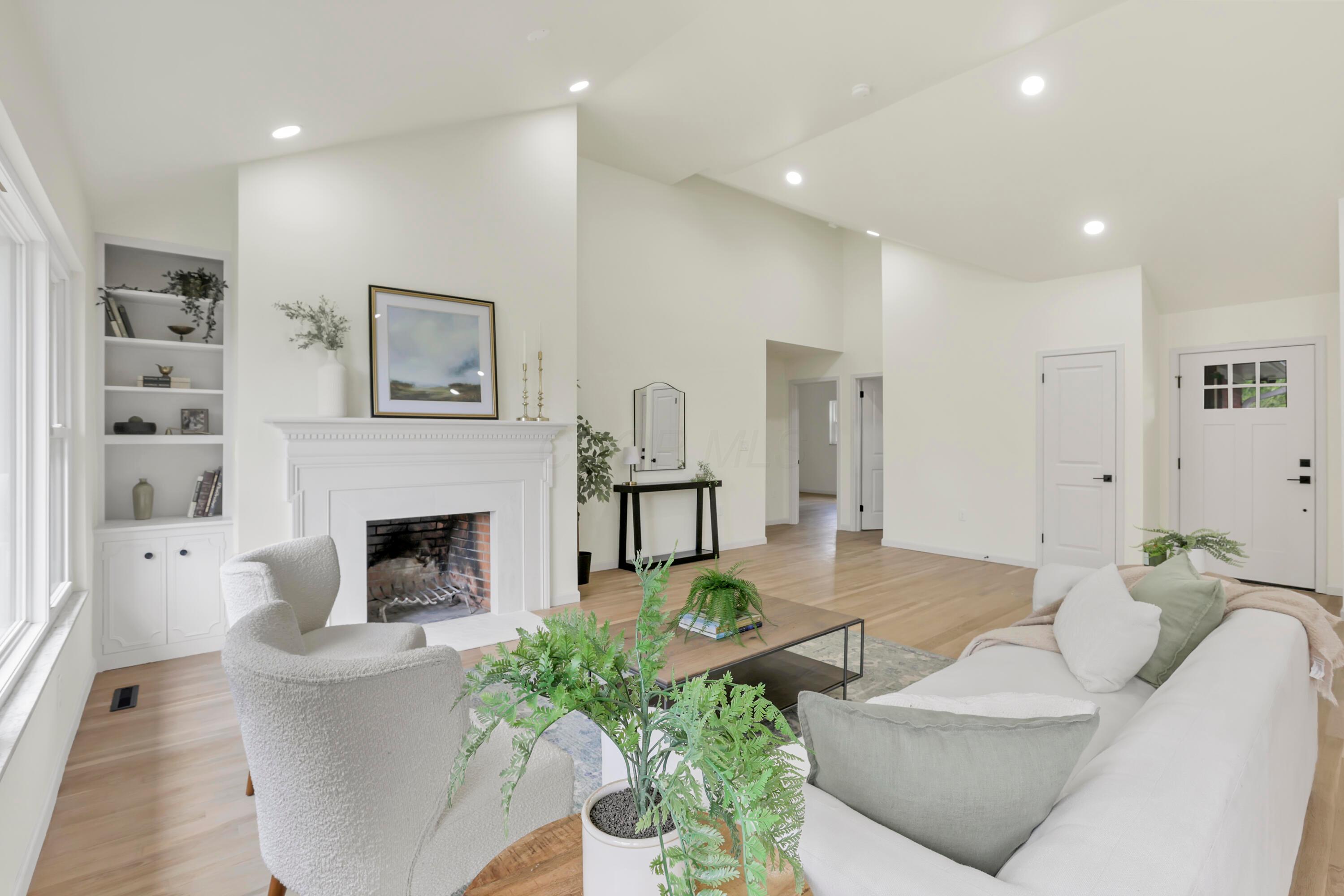 1285 Kingsgate Road Property Photo 7