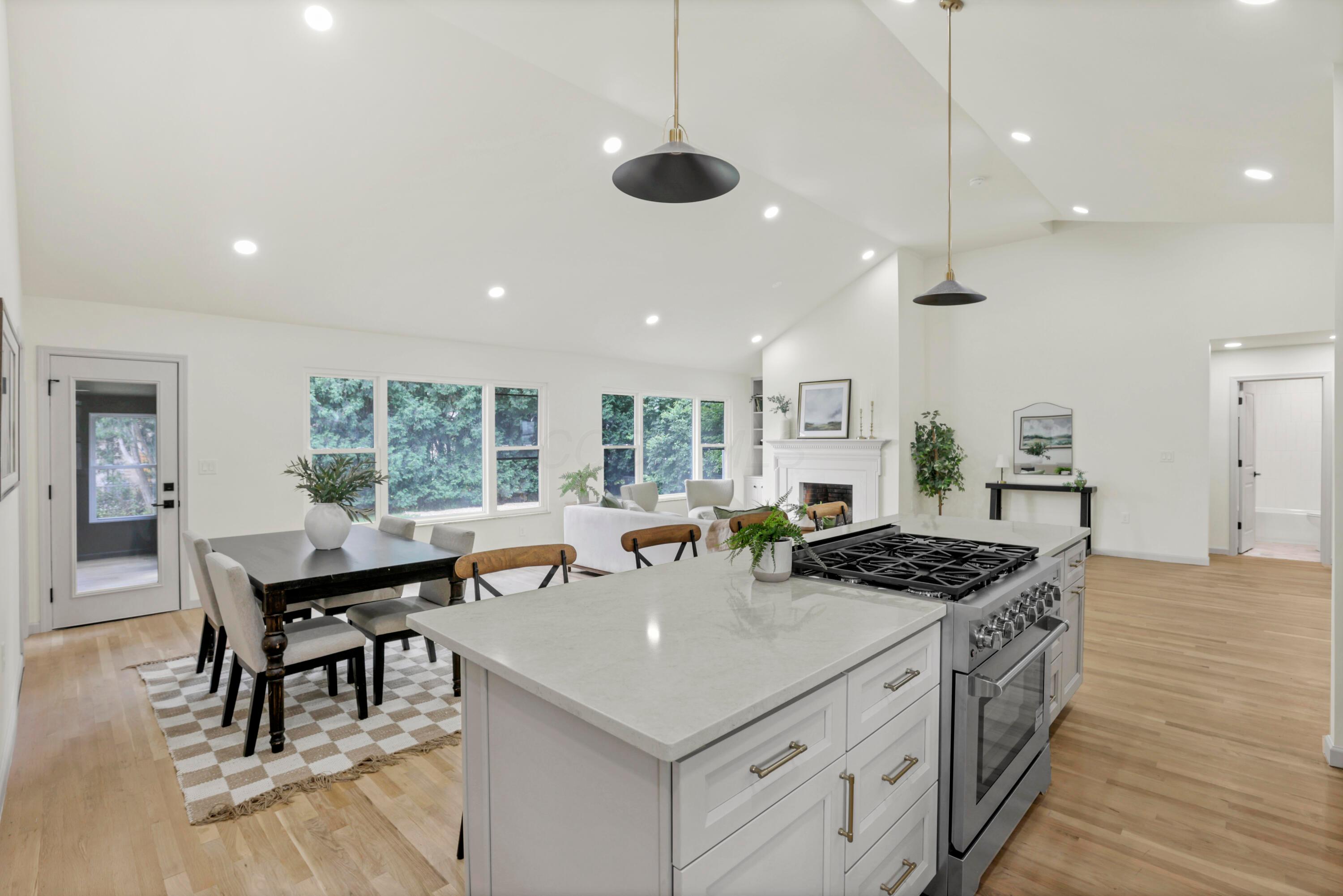 1285 Kingsgate Road Property Photo 12