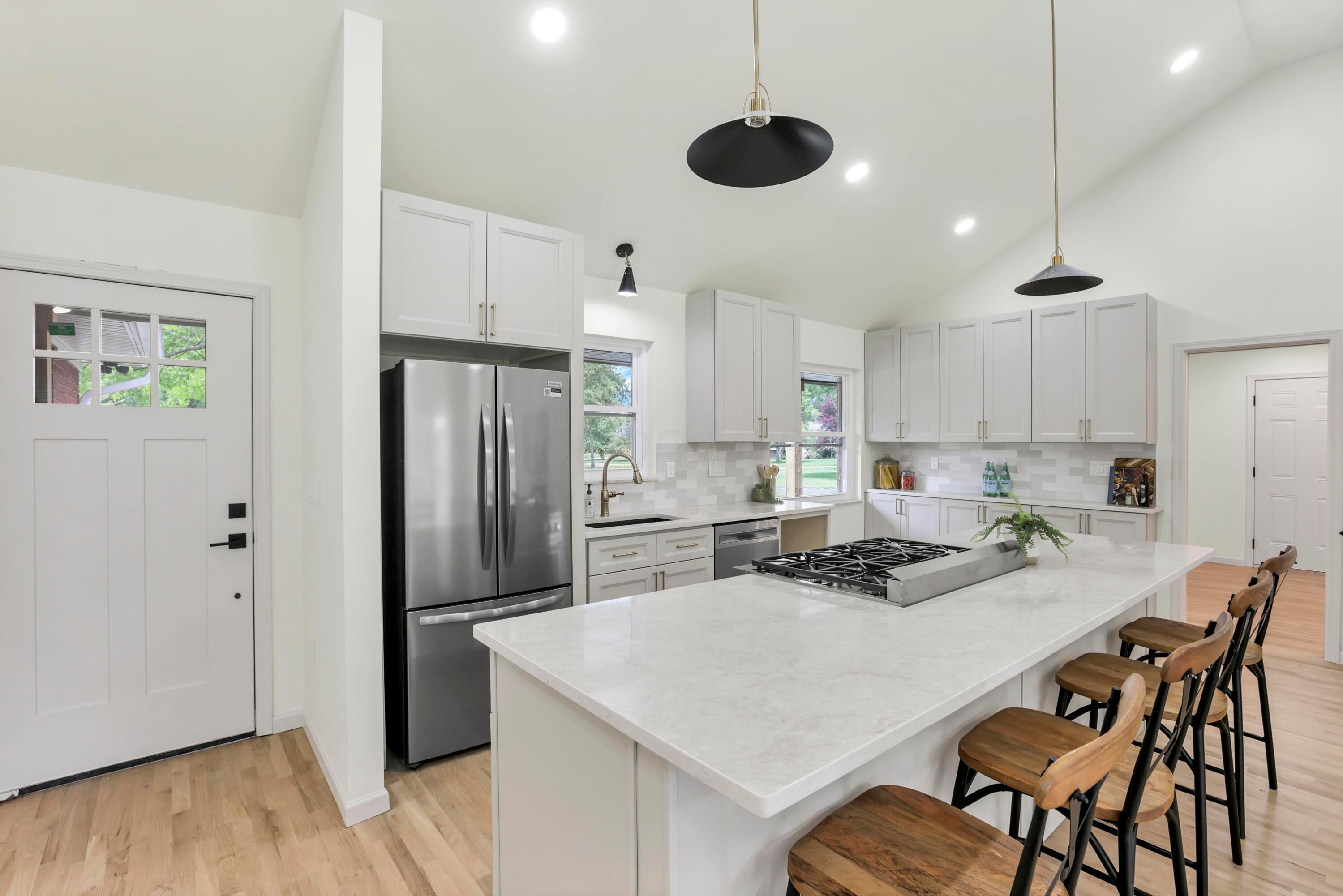 1285 Kingsgate Road Property Photo 13