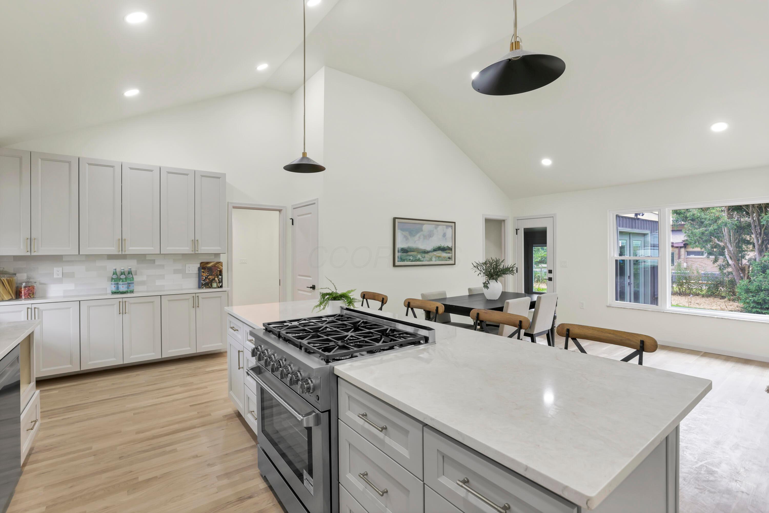 1285 Kingsgate Road Property Photo 15