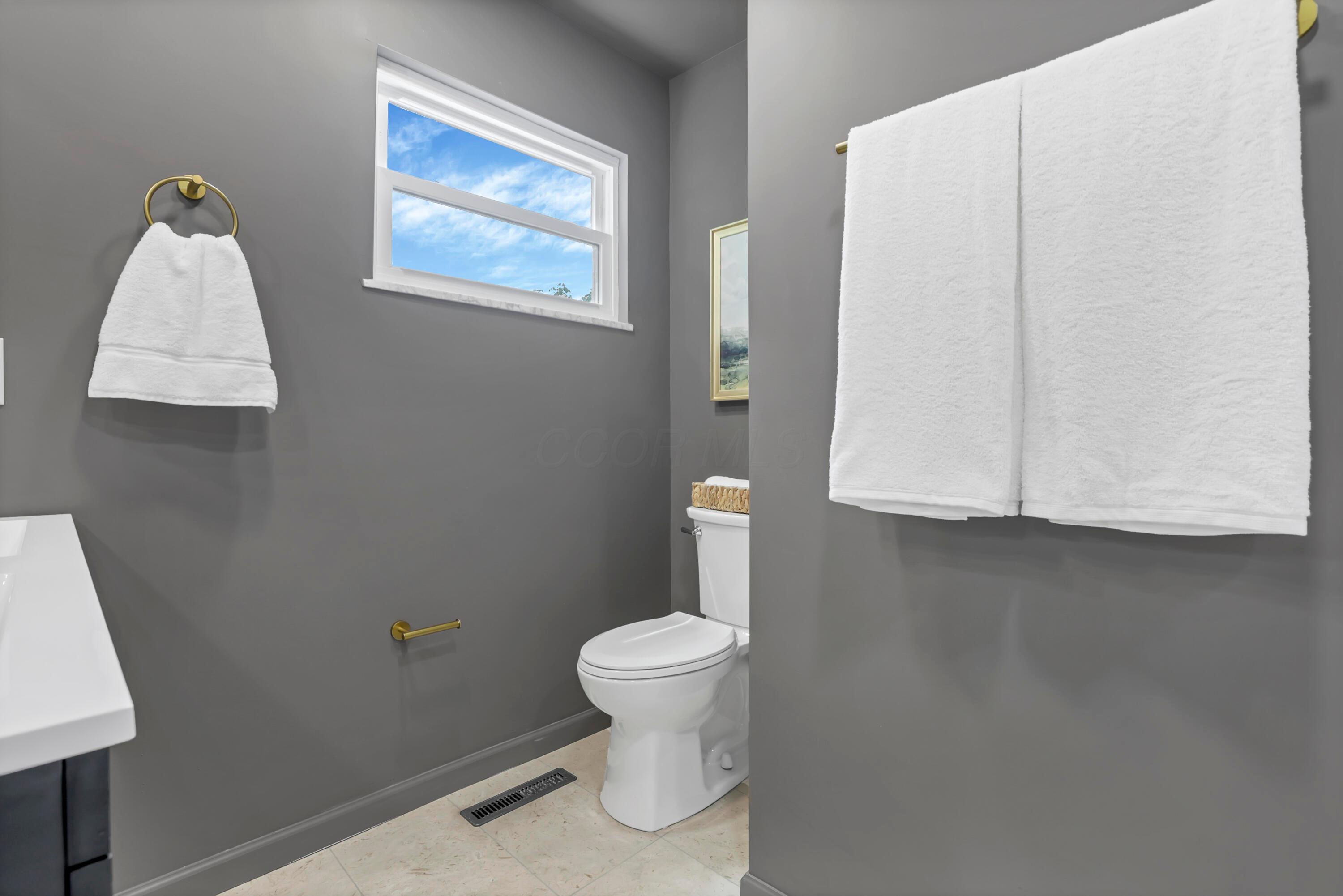 1285 Kingsgate Road Property Photo 27