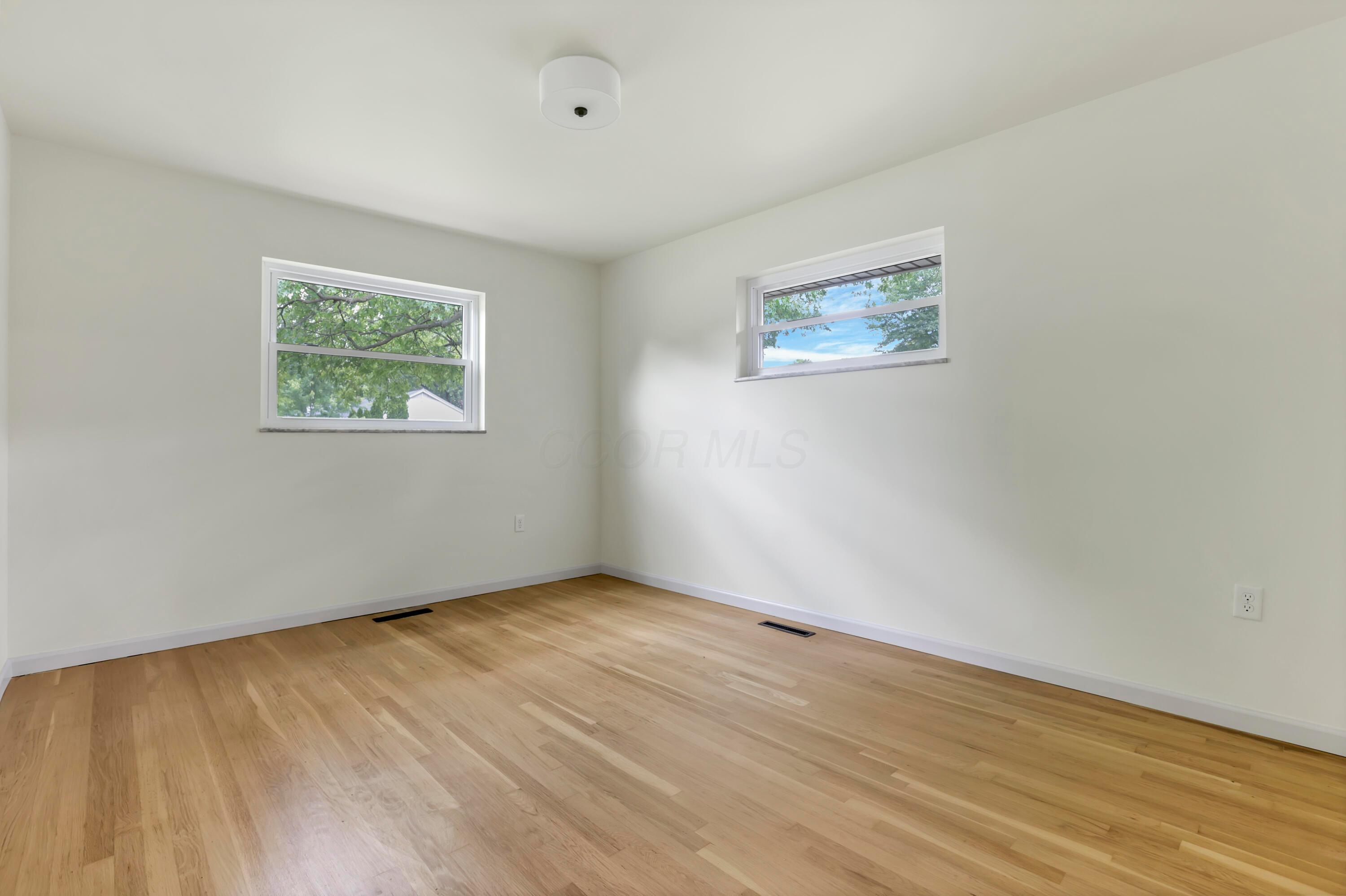 1285 Kingsgate Road Property Photo 33