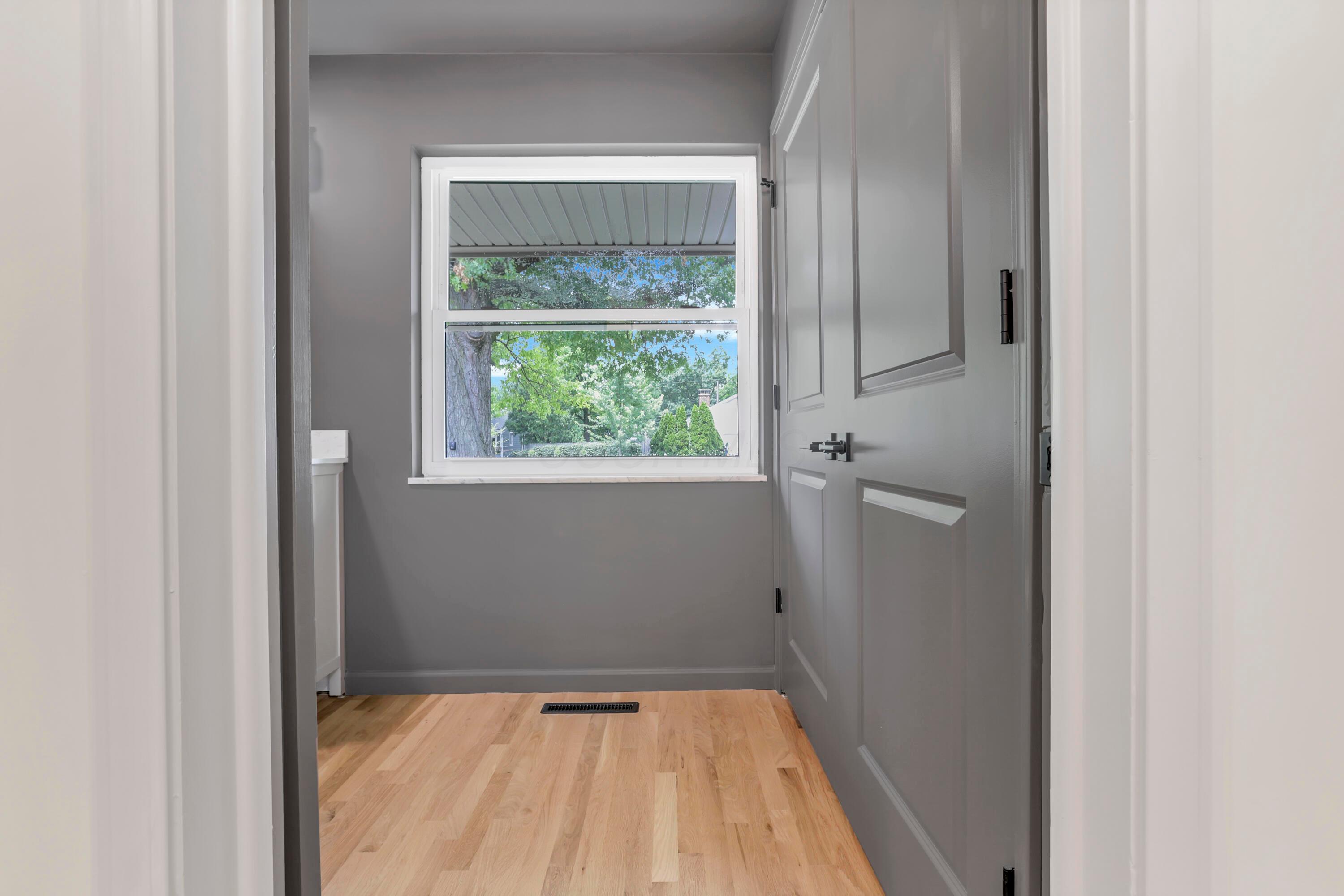 1285 Kingsgate Road Property Photo 35