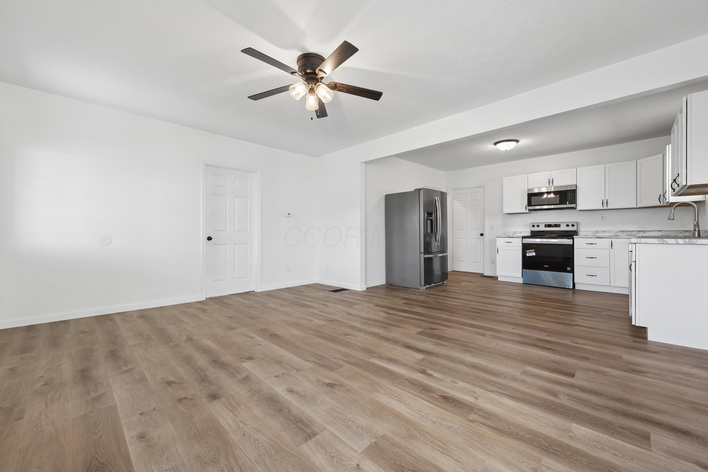 411 E Ohio Street Property Photo 7