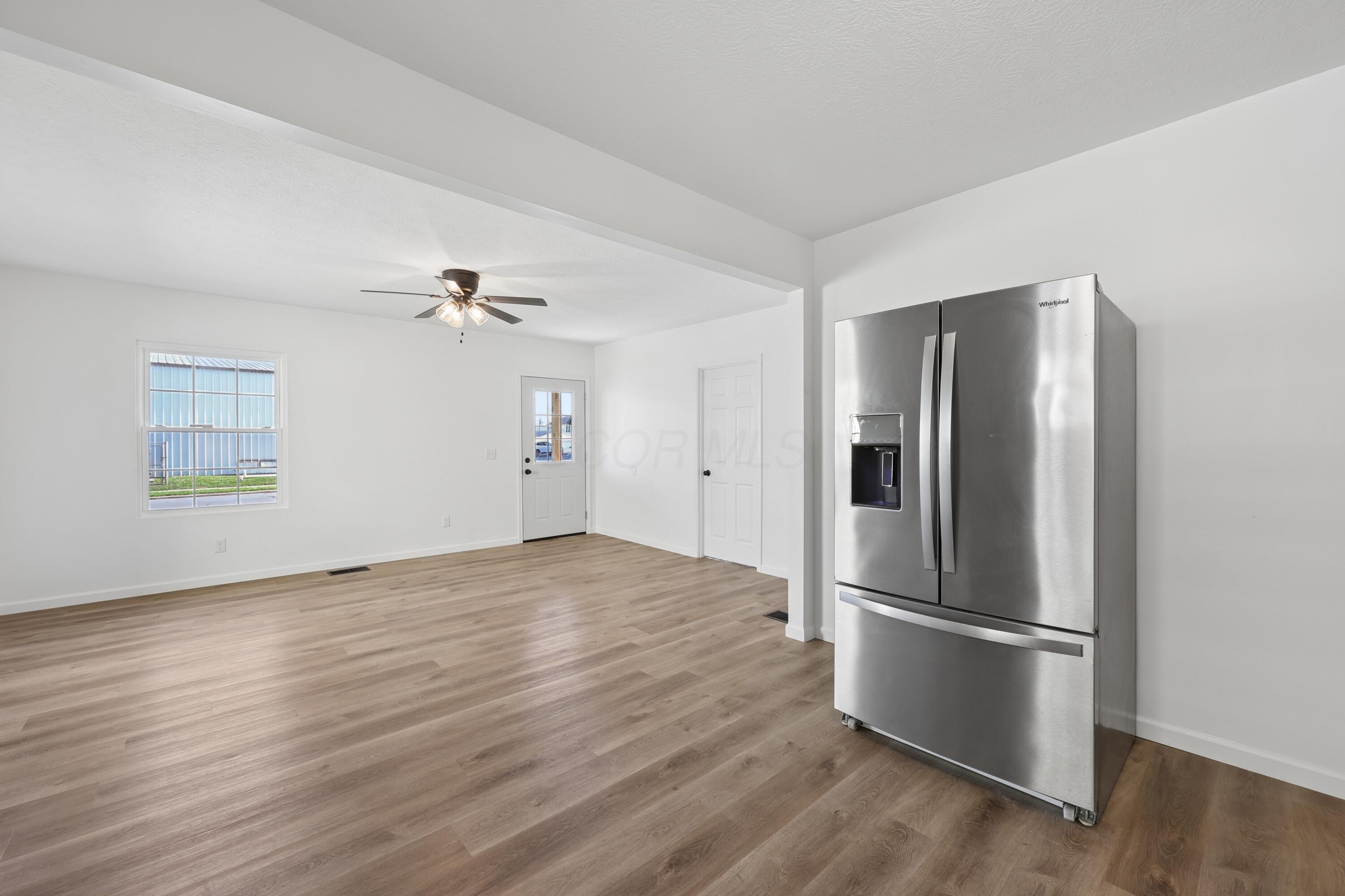 411 E Ohio Street Property Photo 11