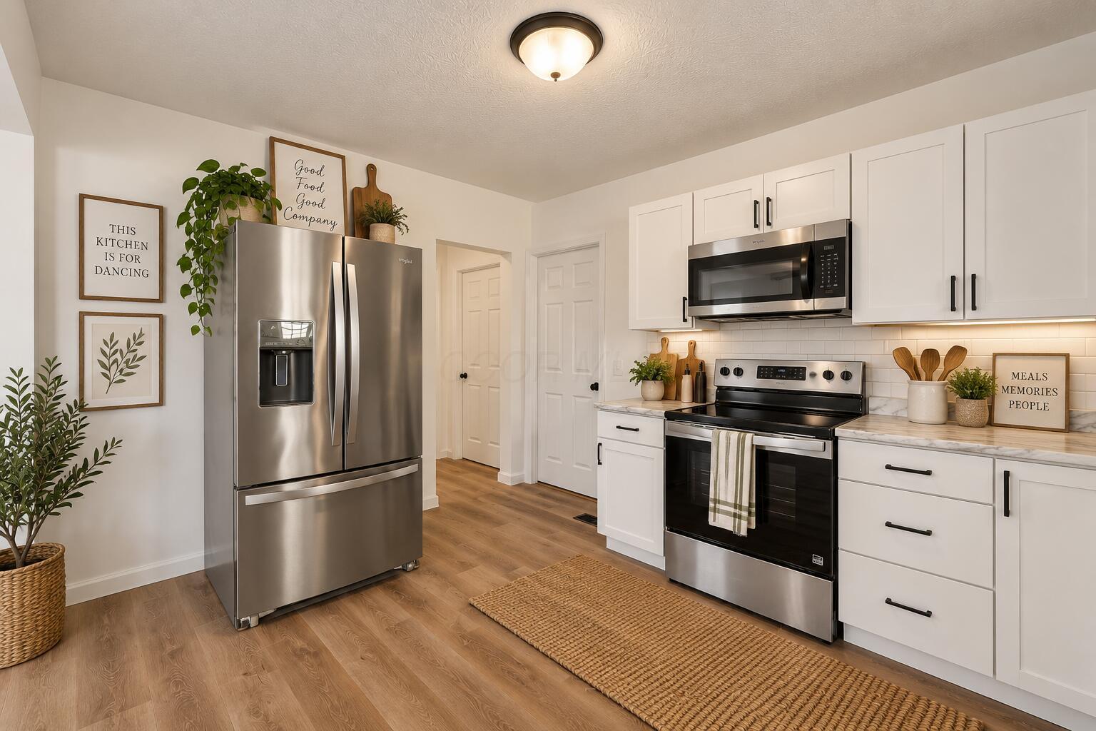 411 E Ohio Street Property Photo 13