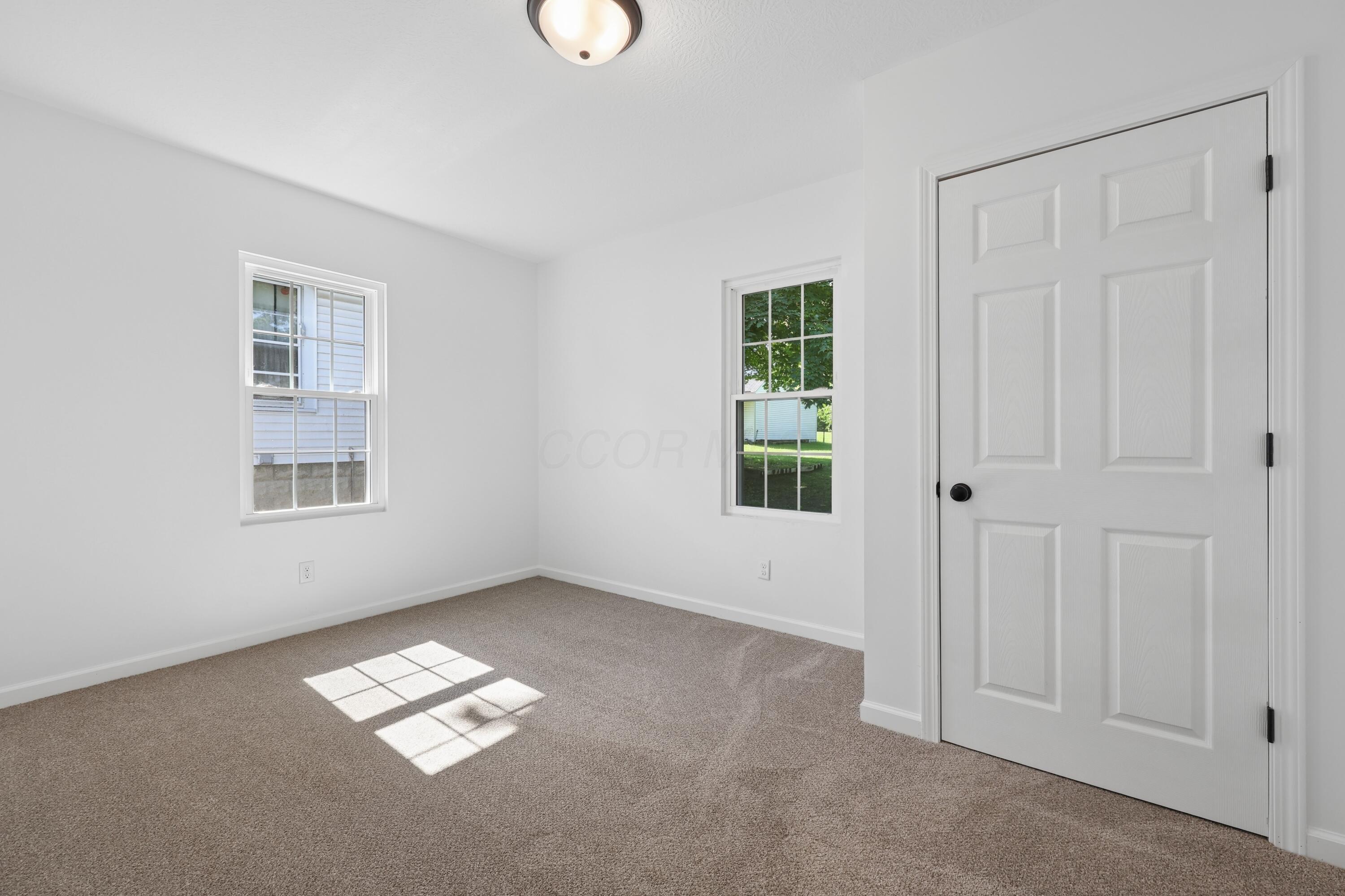 411 E Ohio Street Property Photo 18
