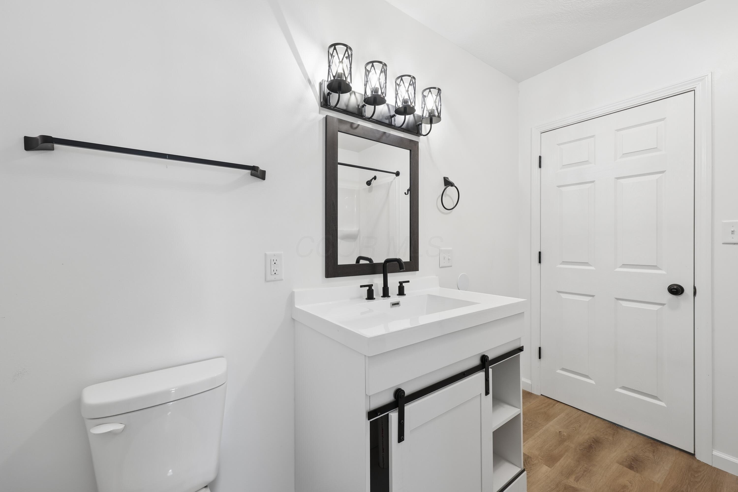 411 E Ohio Street Property Photo 21