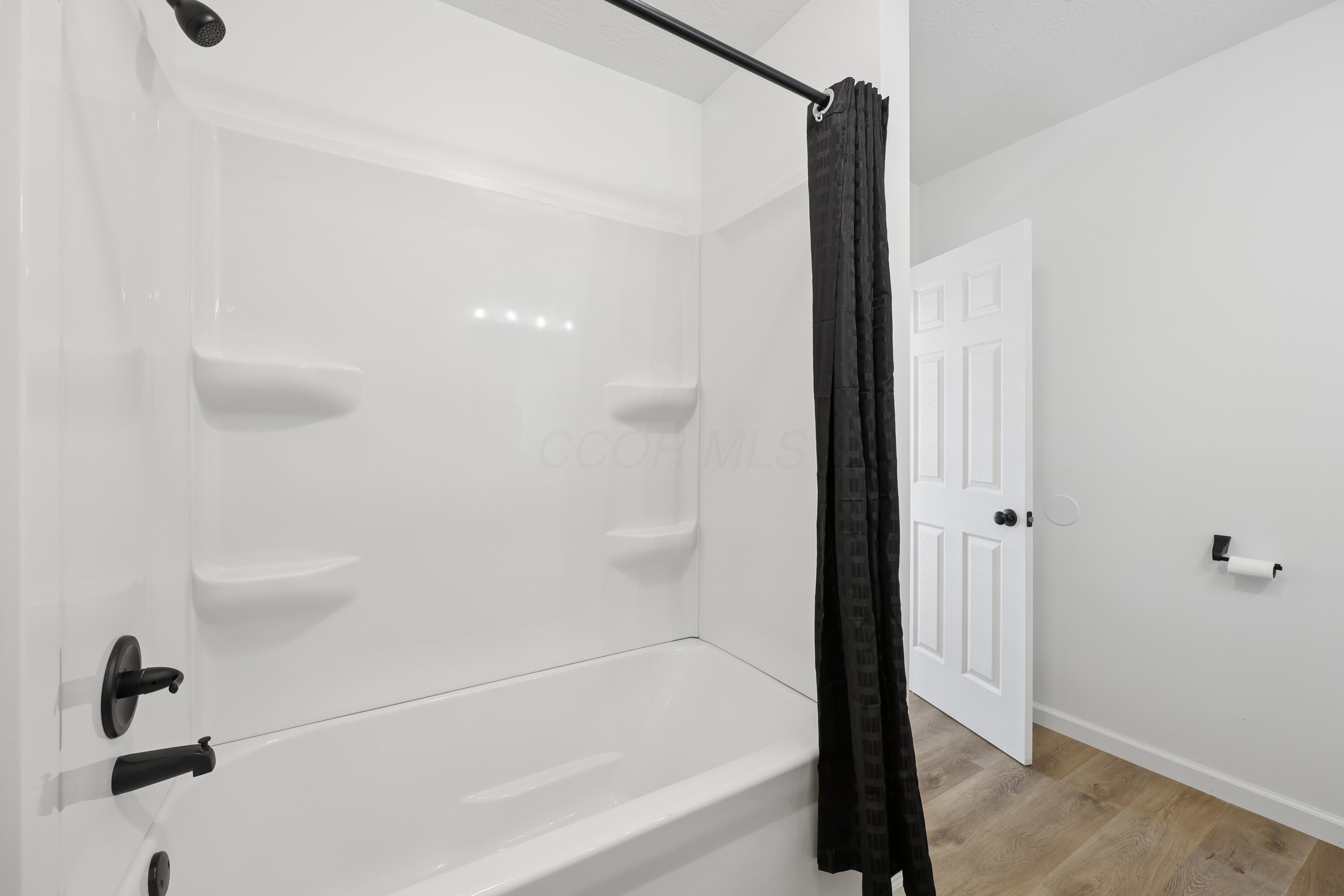 411 E Ohio Street Property Photo 22