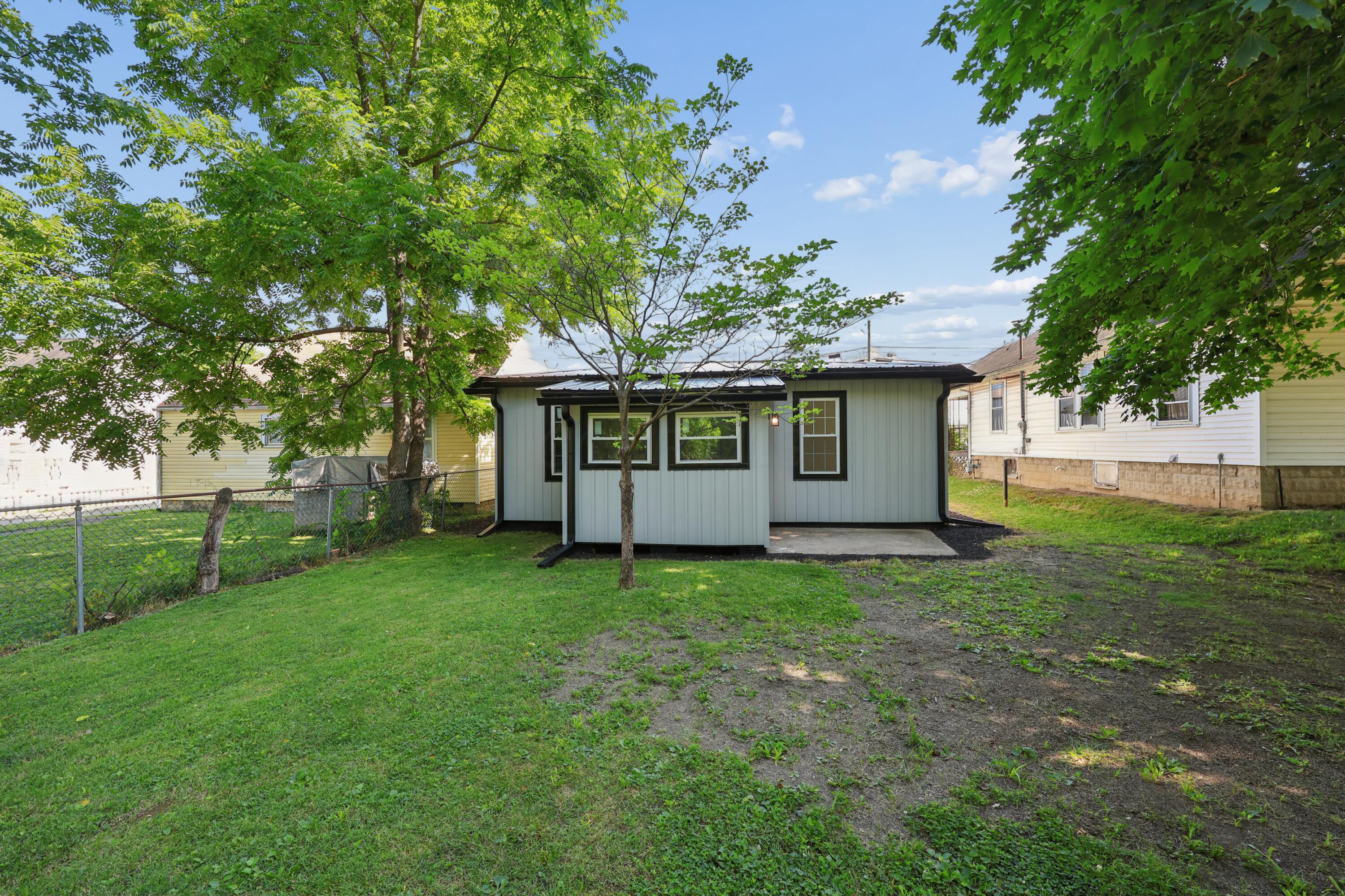 411 E Ohio Street Property Photo 29