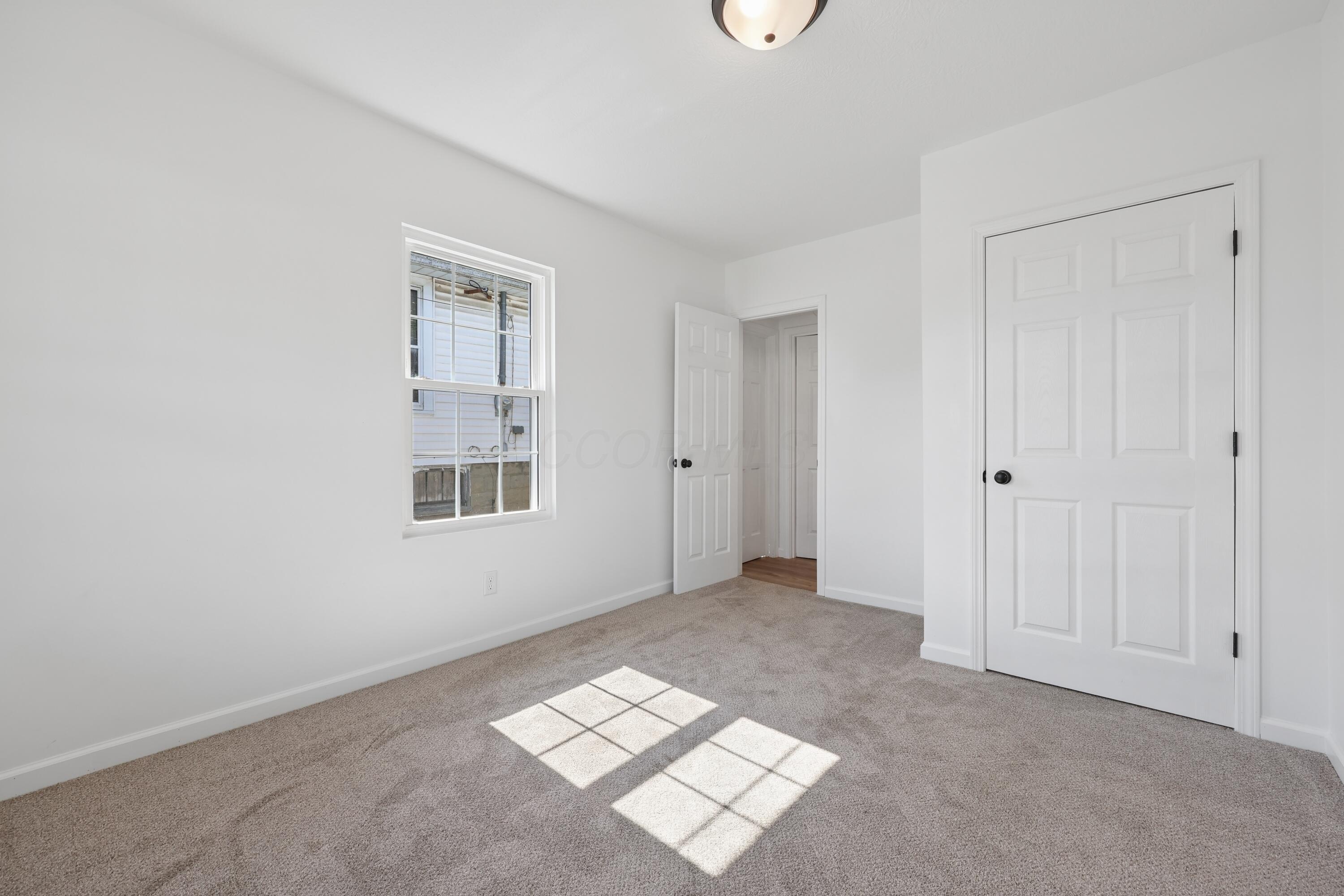 411 E Ohio Street Property Photo 33