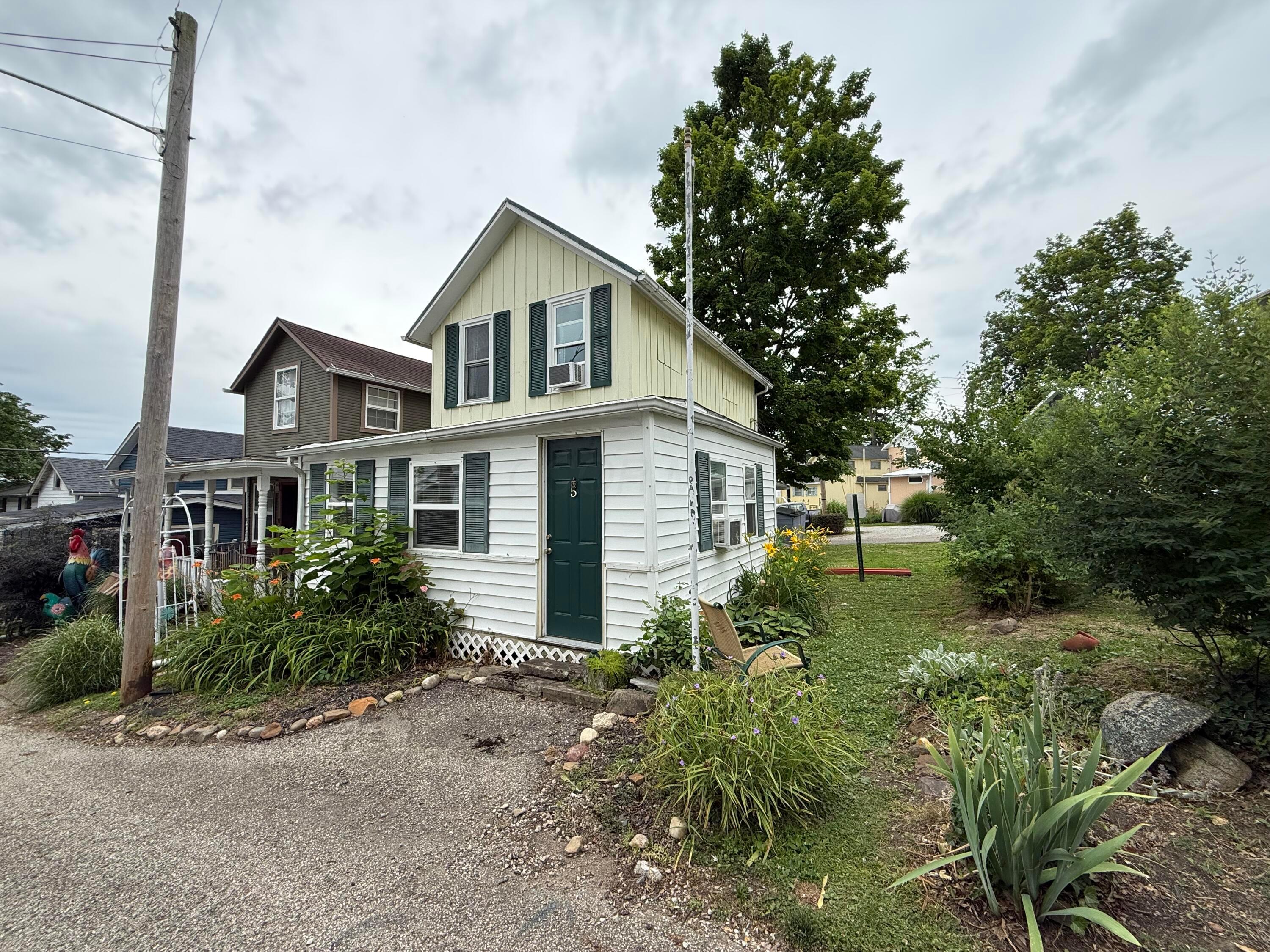 5 1st Avenue Property Photo 2