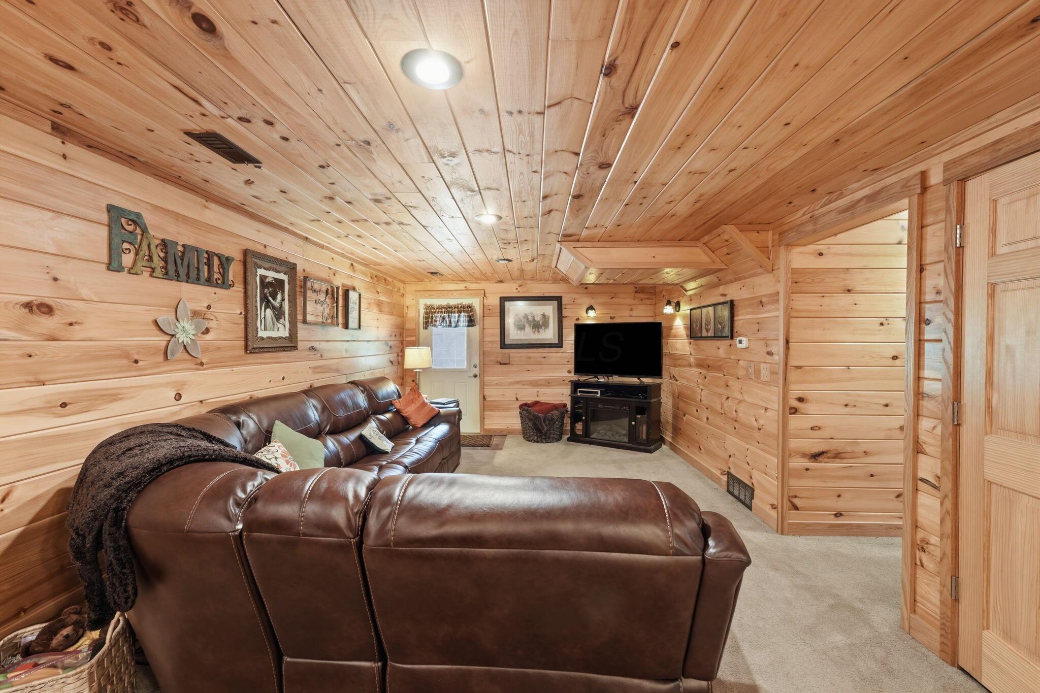 2611 Eckert Road Se Property Photo 55
