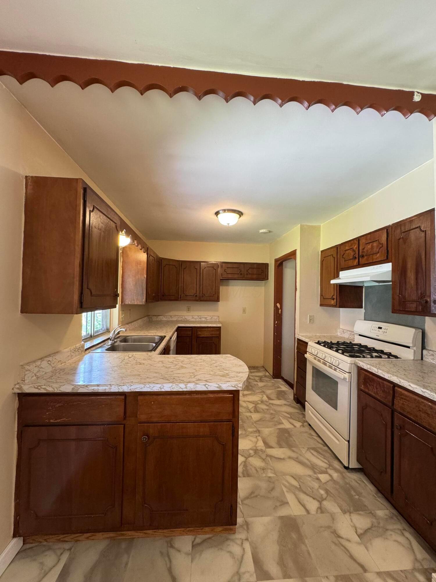 2480 Vanderberg Avenue Property Photo 6