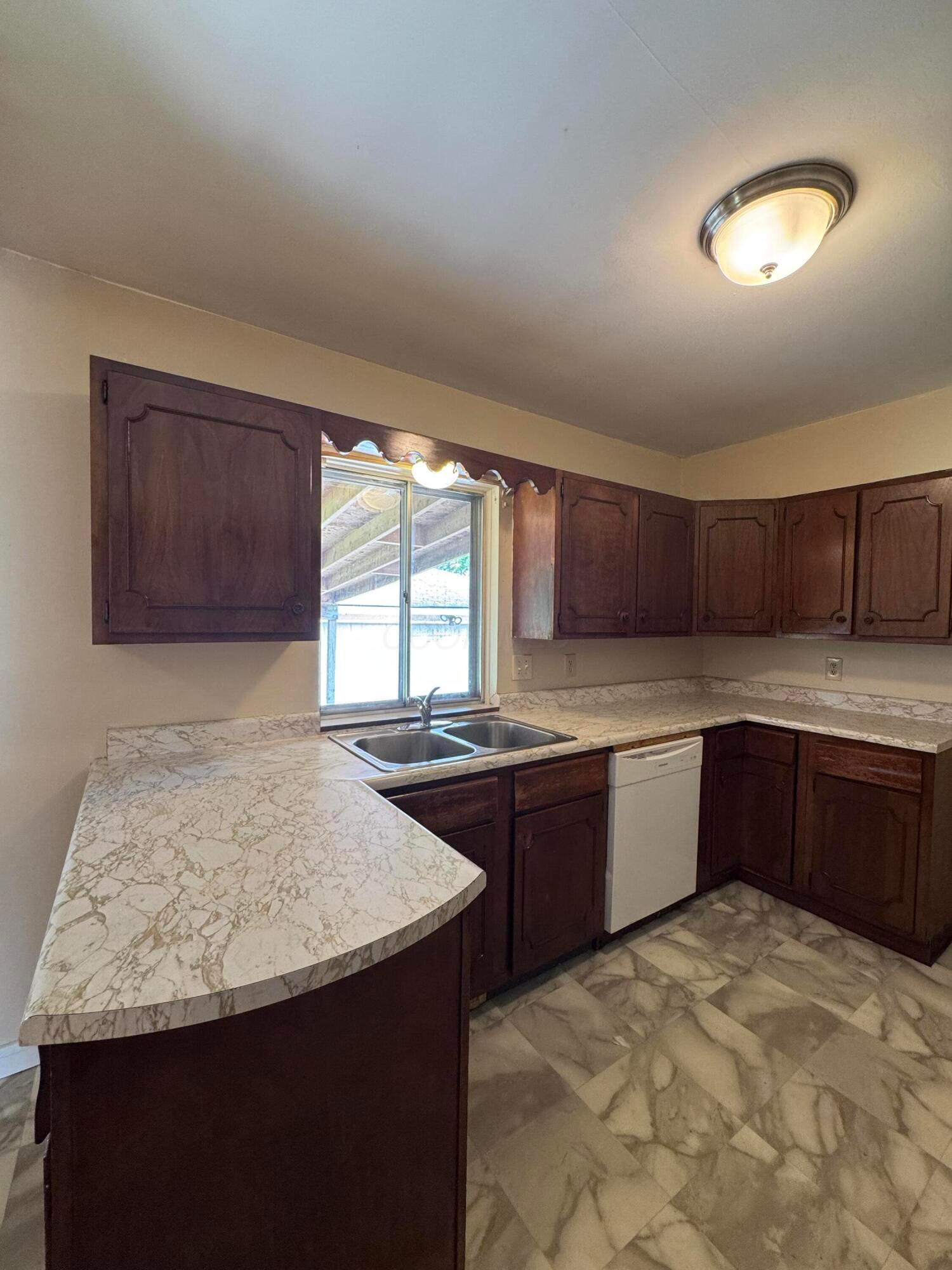 2480 Vanderberg Avenue Property Photo 8