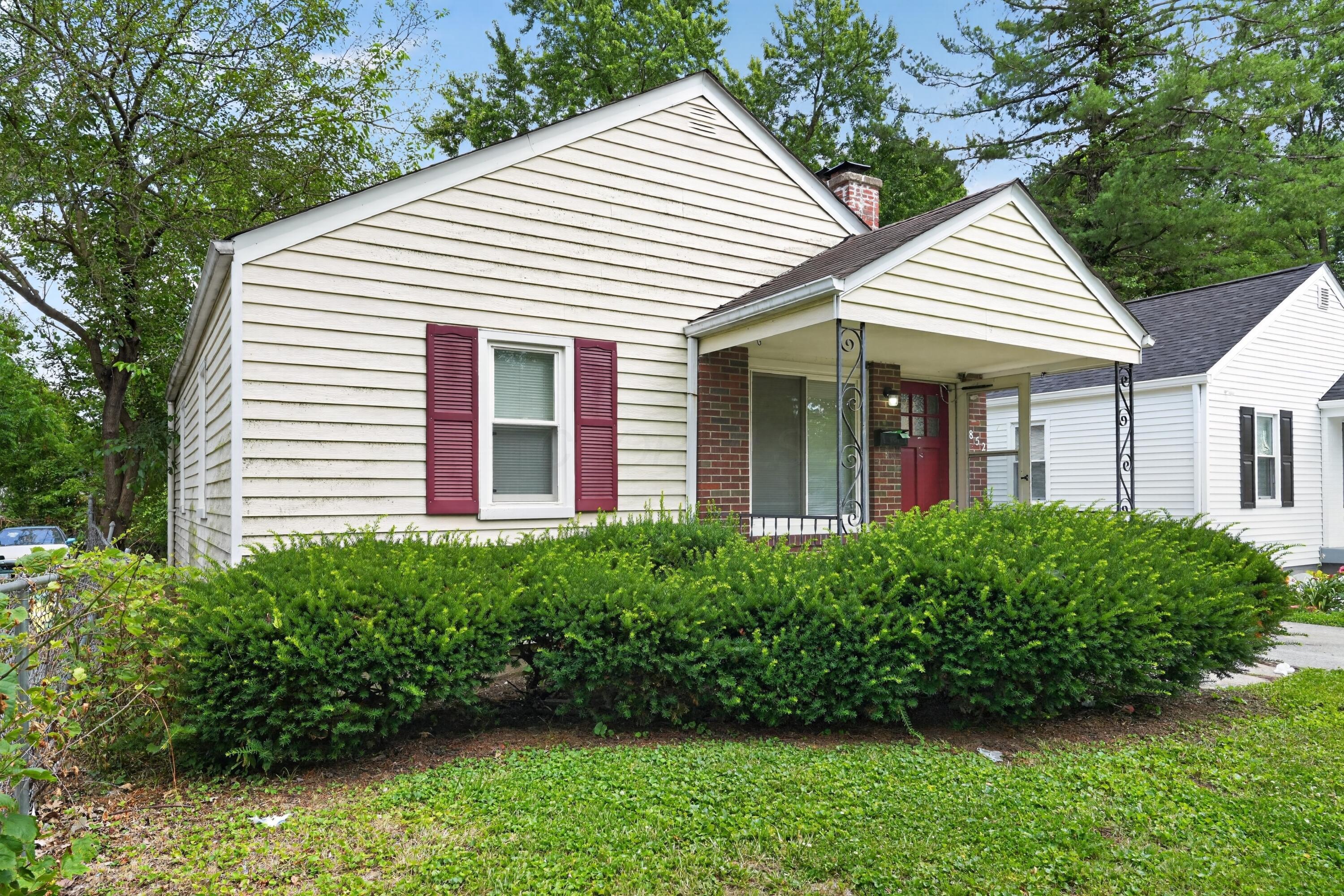 852 S Hampton Road Property Photo 3
