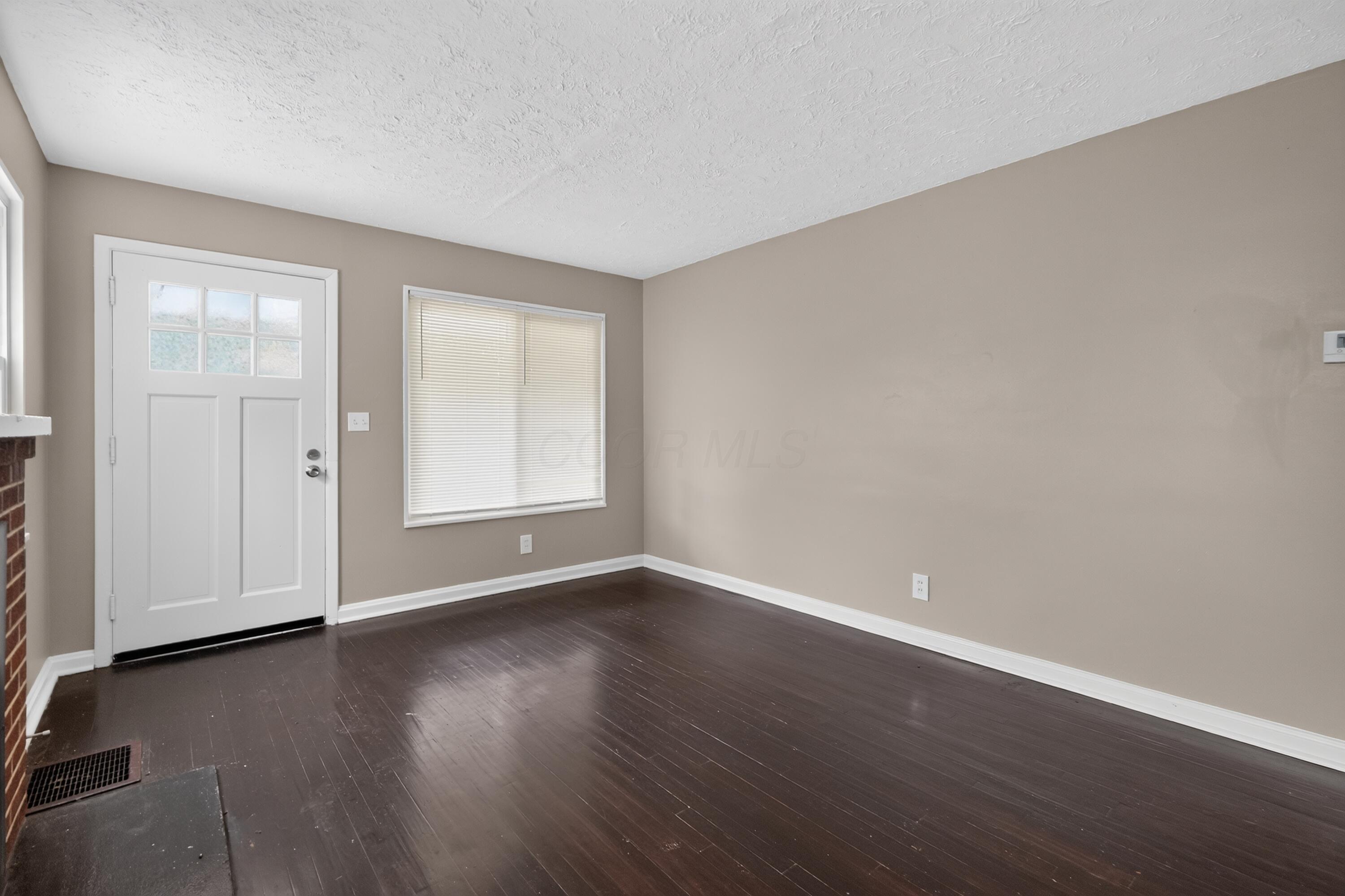 852 S Hampton Road Property Photo 5